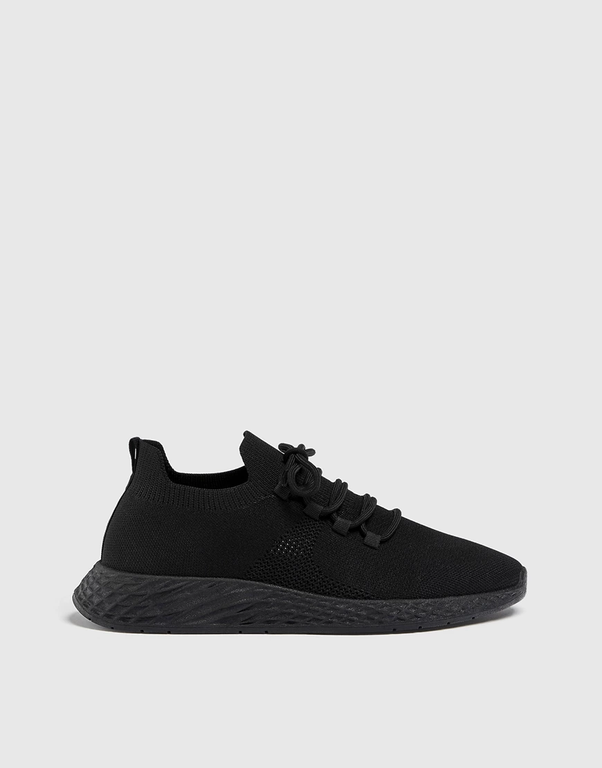 Pull&Bear – Gestrickte Lauf-Sneaker in Schwarz günstig online kaufen