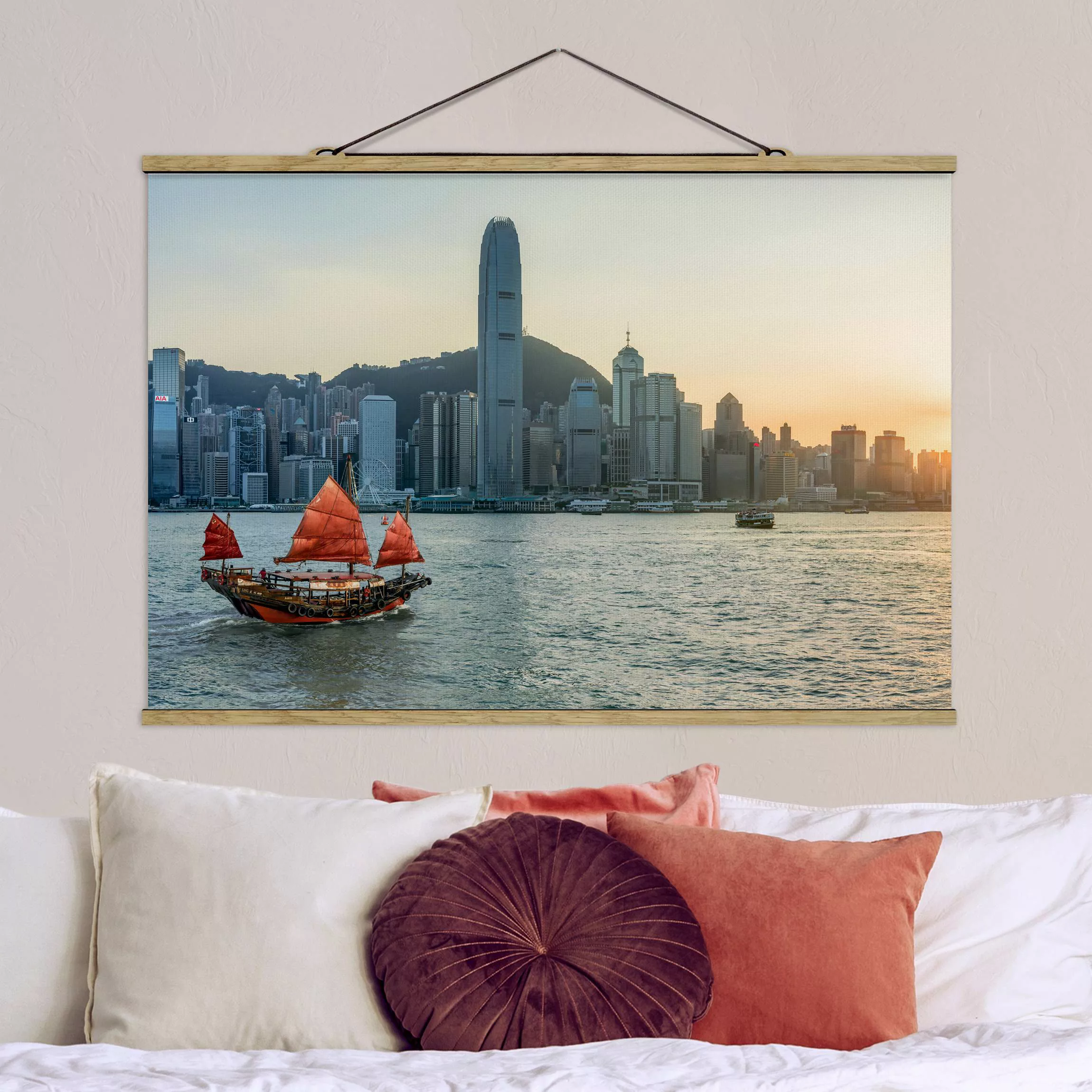 Stoffbild mit Posterleisten Dschunke im Victoria Harbour günstig online kaufen