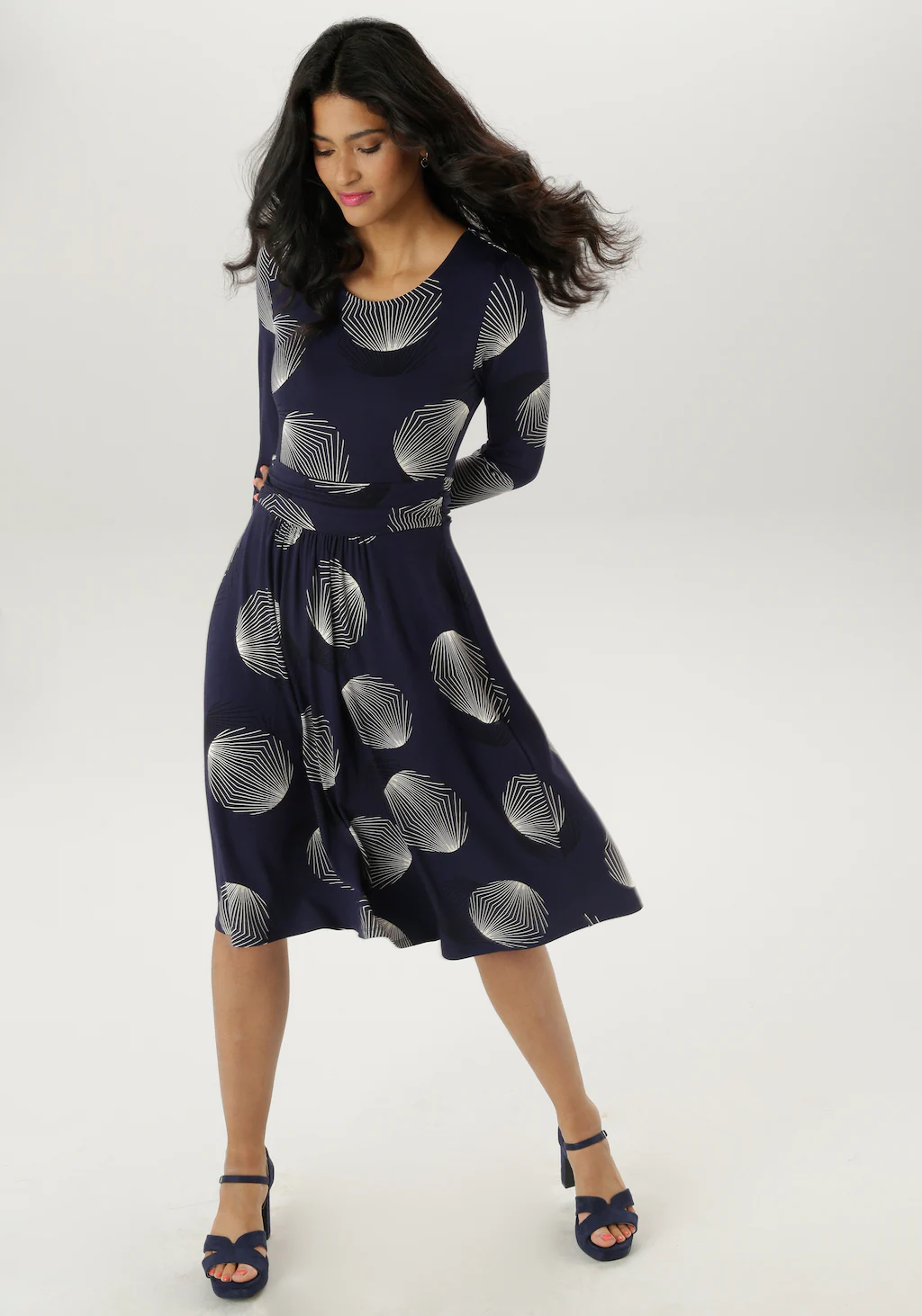 Aniston SELECTED Jerseykleid, mit figurbetonenden Raffungen in der Taille günstig online kaufen