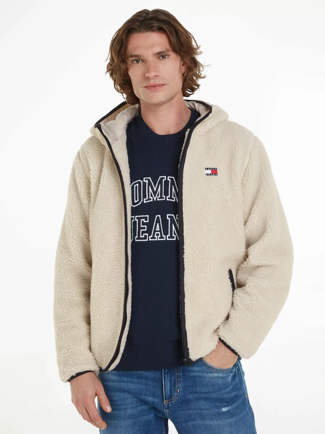 Tommy Jeans Sweatjacke "TJM REG BADGE TEDDY ZIP TRU EXT", mit Logopatch günstig online kaufen