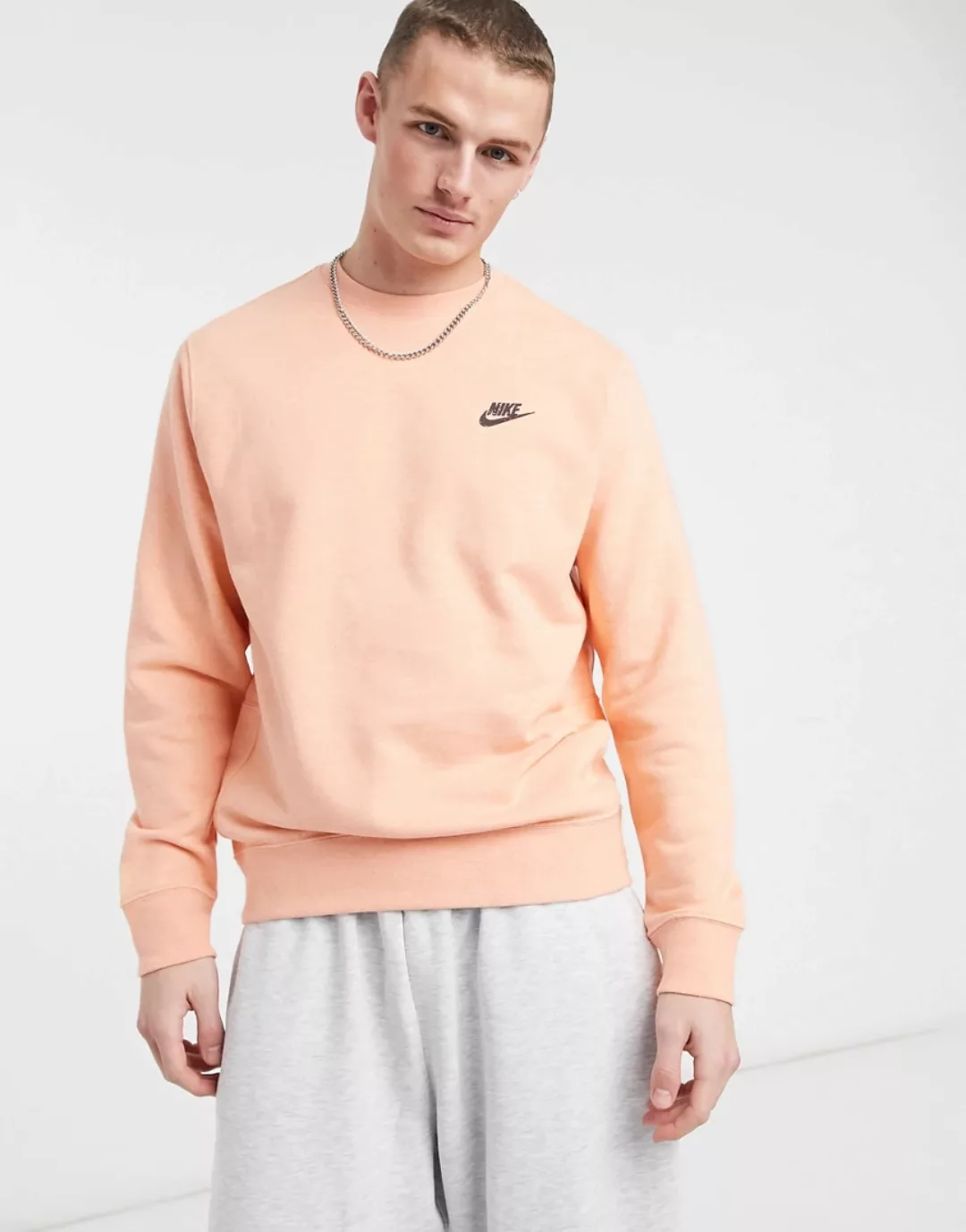 Nike – Revival – Sweatshirt mit Rundhalsausschnitt in Blassrosa günstig online kaufen