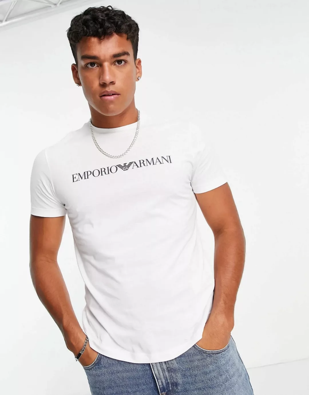 Emporio Armani – T-Shirt in Weiß mit Logoschriftzug günstig online kaufen