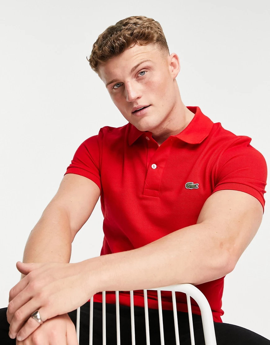 Lacoste – Eng geschnittenes Pikee-Polohemd in Rot günstig online kaufen