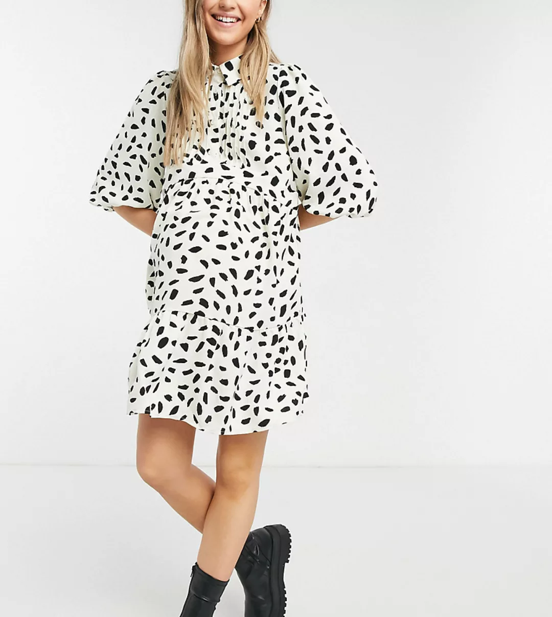In The Style Maternity x Dani Dyer – Skater-Kleid in Creme mit plissiertem günstig online kaufen