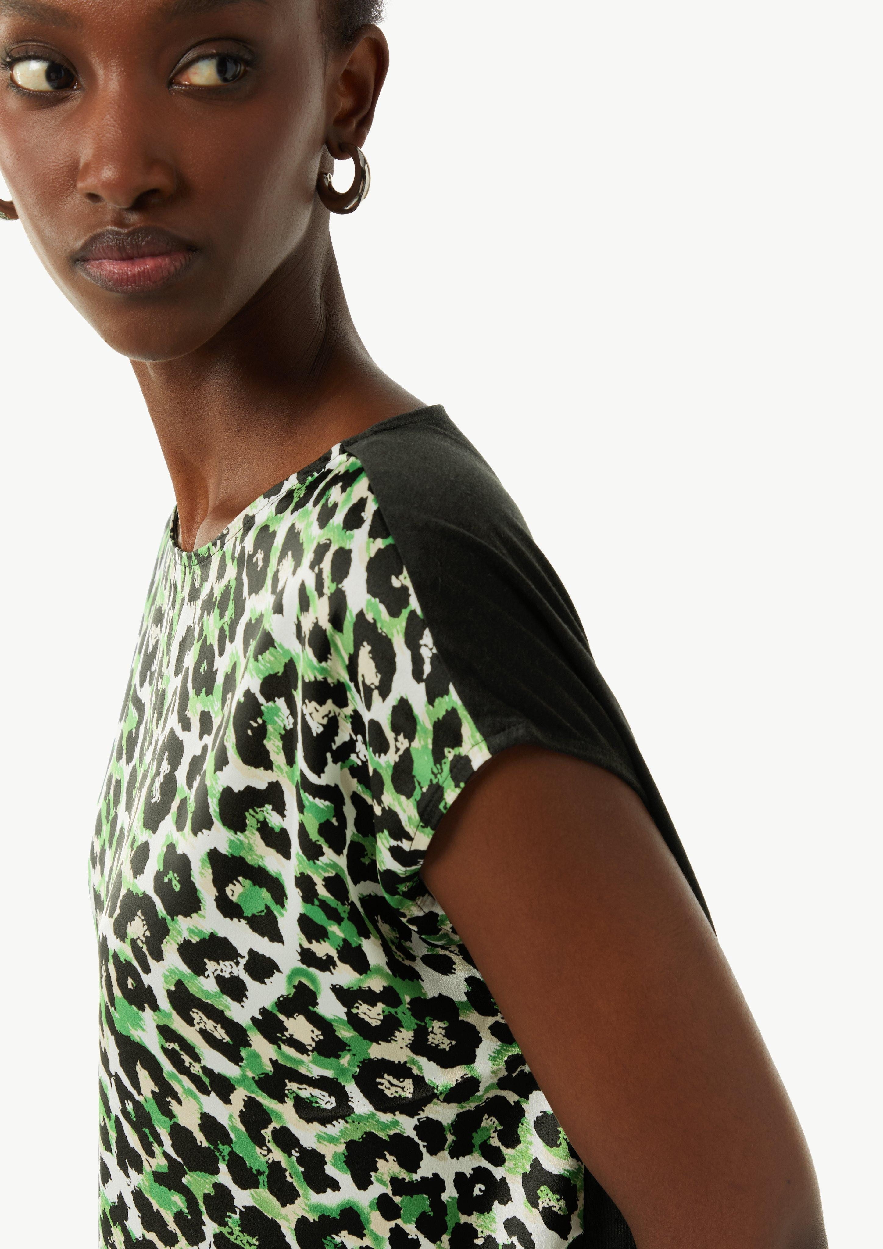 Comma Blusenshirt, mit geschlitztem Rundhals, Satin-Optik günstig online kaufen