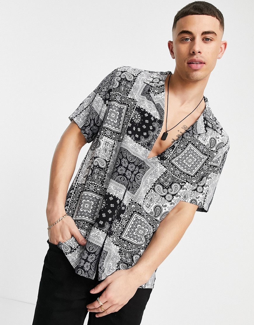 New Look – Schwarzes Hemd mit Bandana-Muster günstig online kaufen