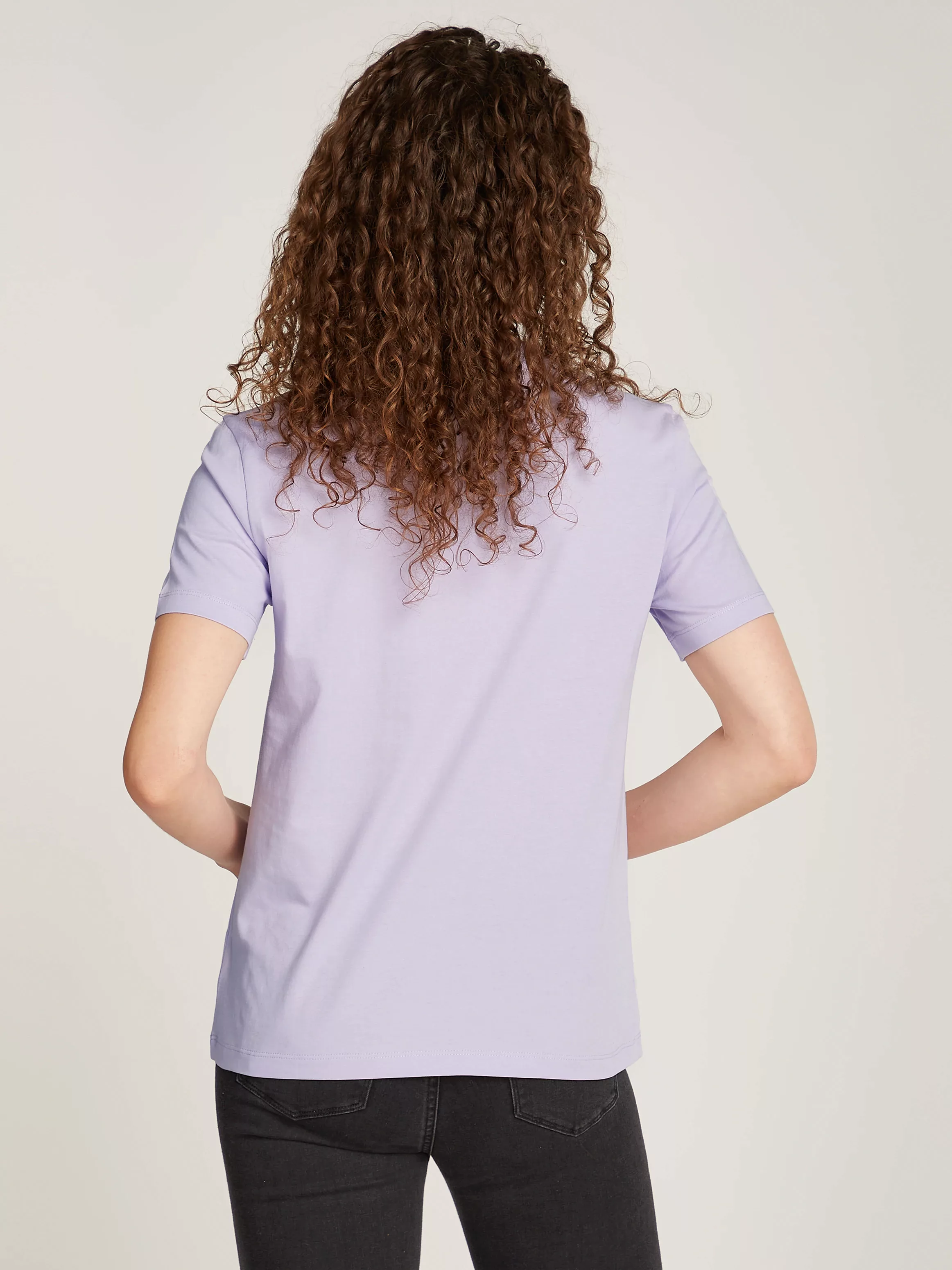 Calvin Klein Jeans T-Shirt "CK EMBRO BADGE V-NECK TEE", mit Logomarkenlabel günstig online kaufen