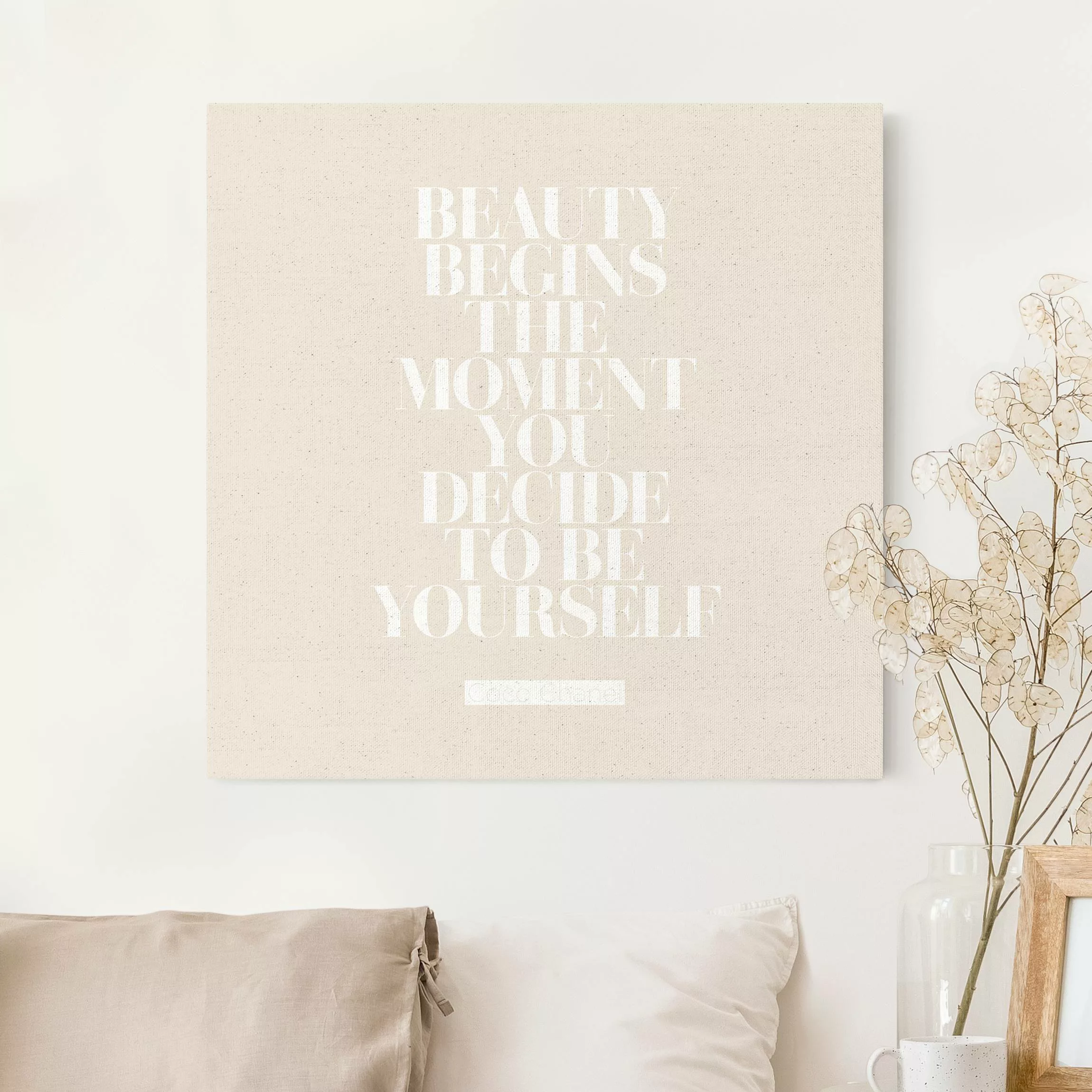 Leinwandbild auf Naturcanvas Weißes Zitat - Be yourself Coco Chanel günstig online kaufen