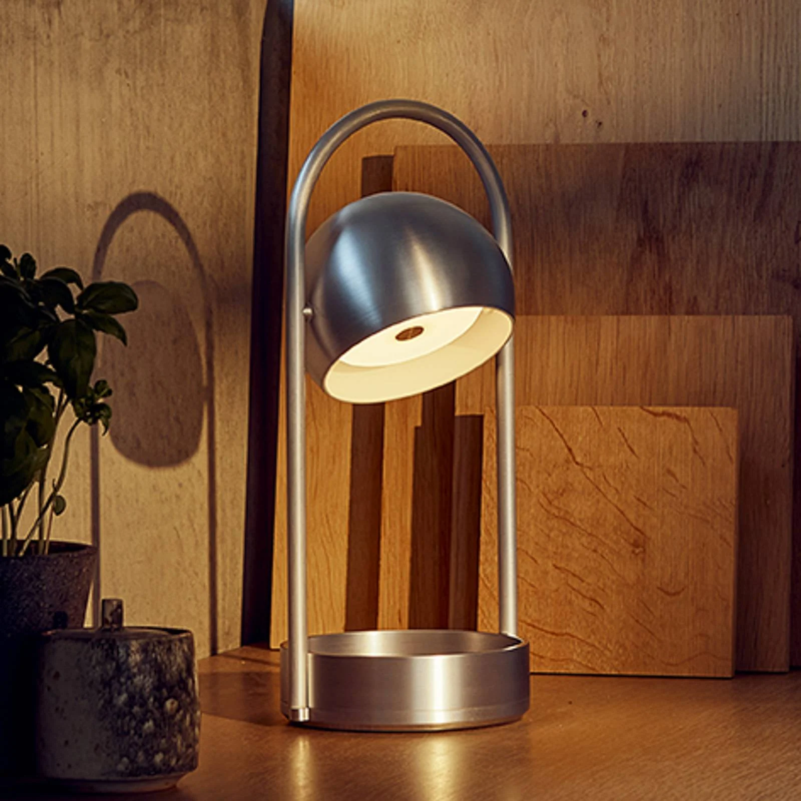 FRANDSEN LED-Akku-Tischlampe Ball Portable, alu gebürstet günstig online kaufen