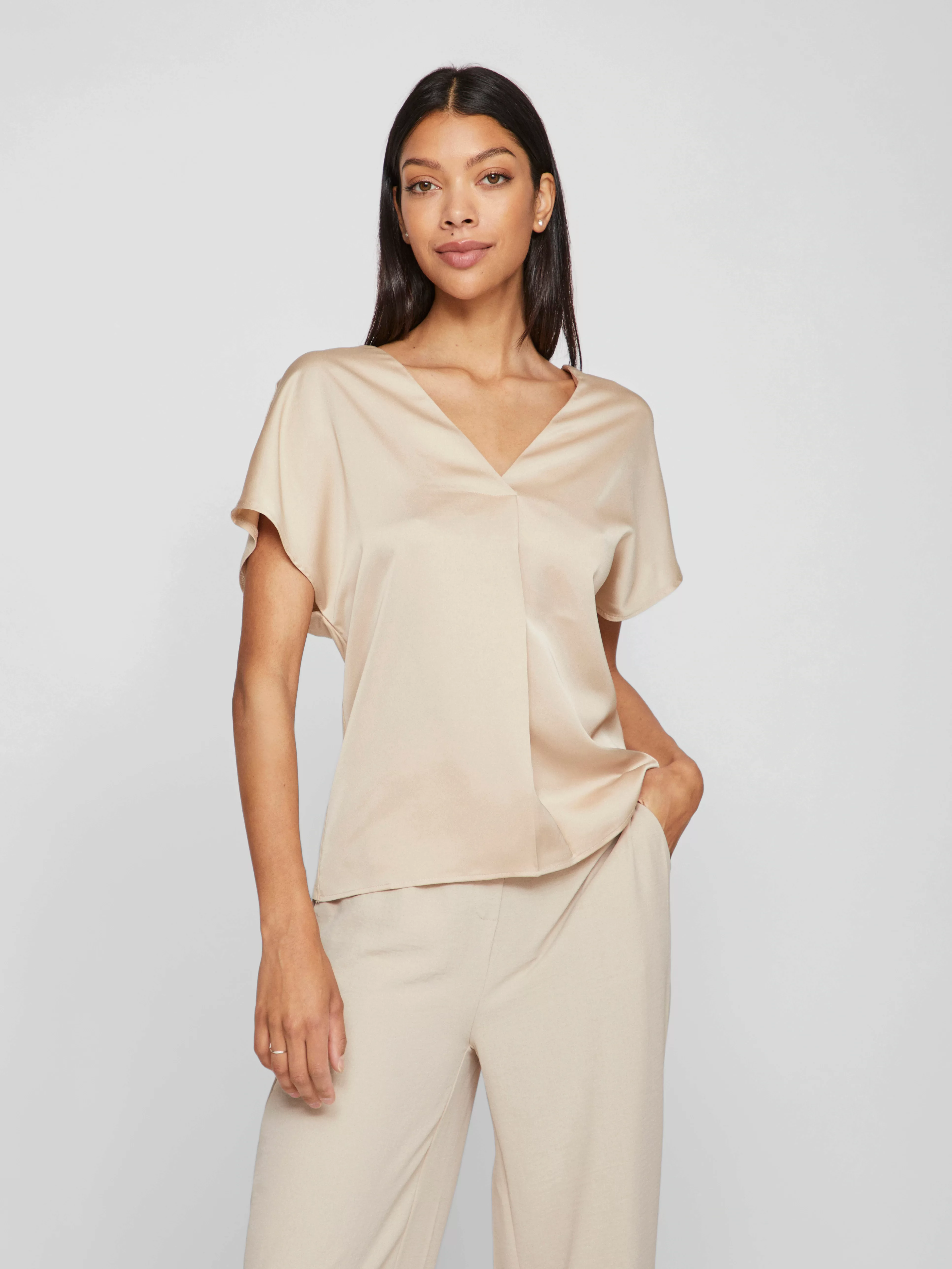 Vila V-Shirt "VIELLETTE V-NECK S/S SATIN TOP - NOOS" günstig online kaufen