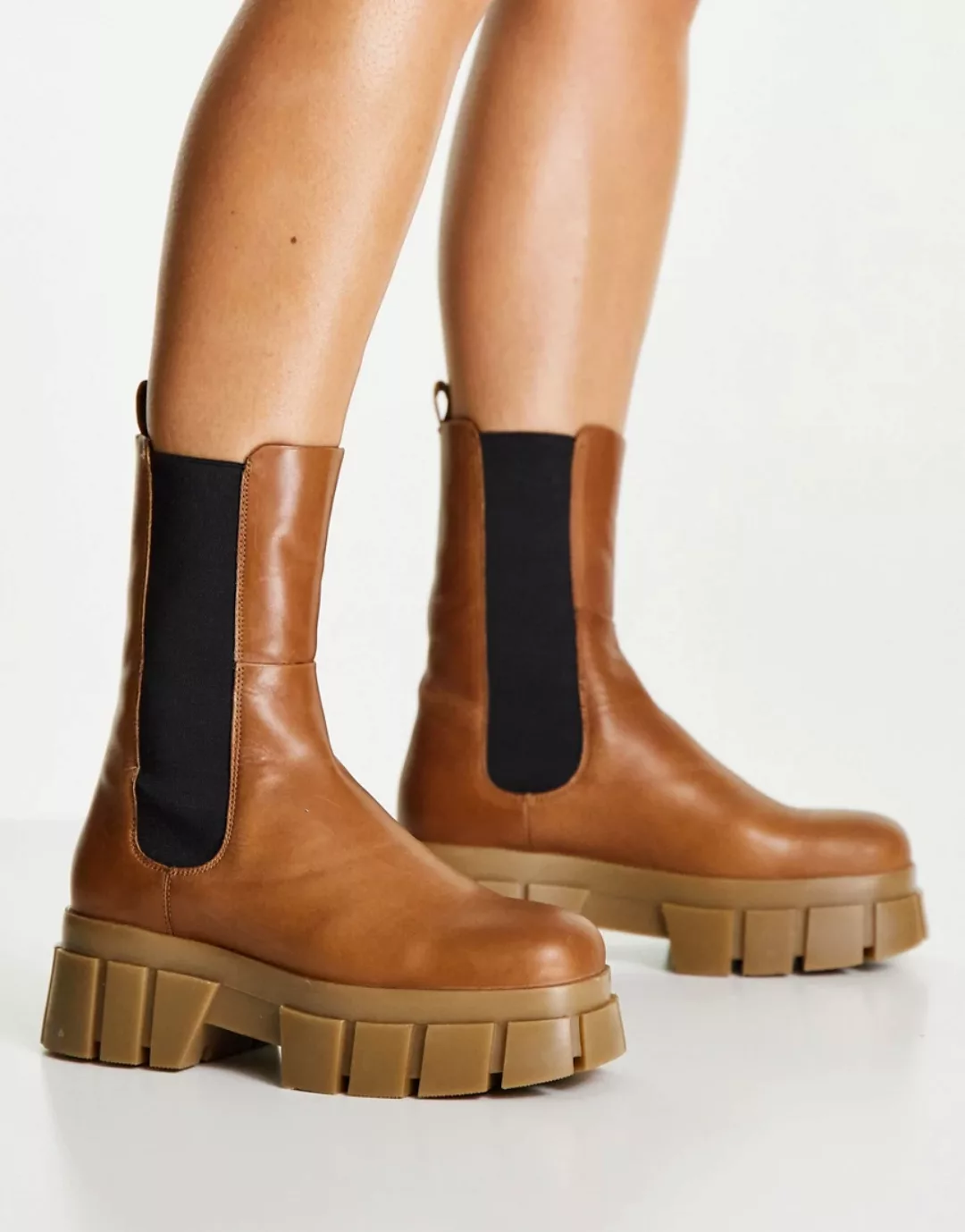 ASOS DESIGN – Adjust – Chelsea-Stiefel mit dicker Sohle aus hochwertigem Le günstig online kaufen