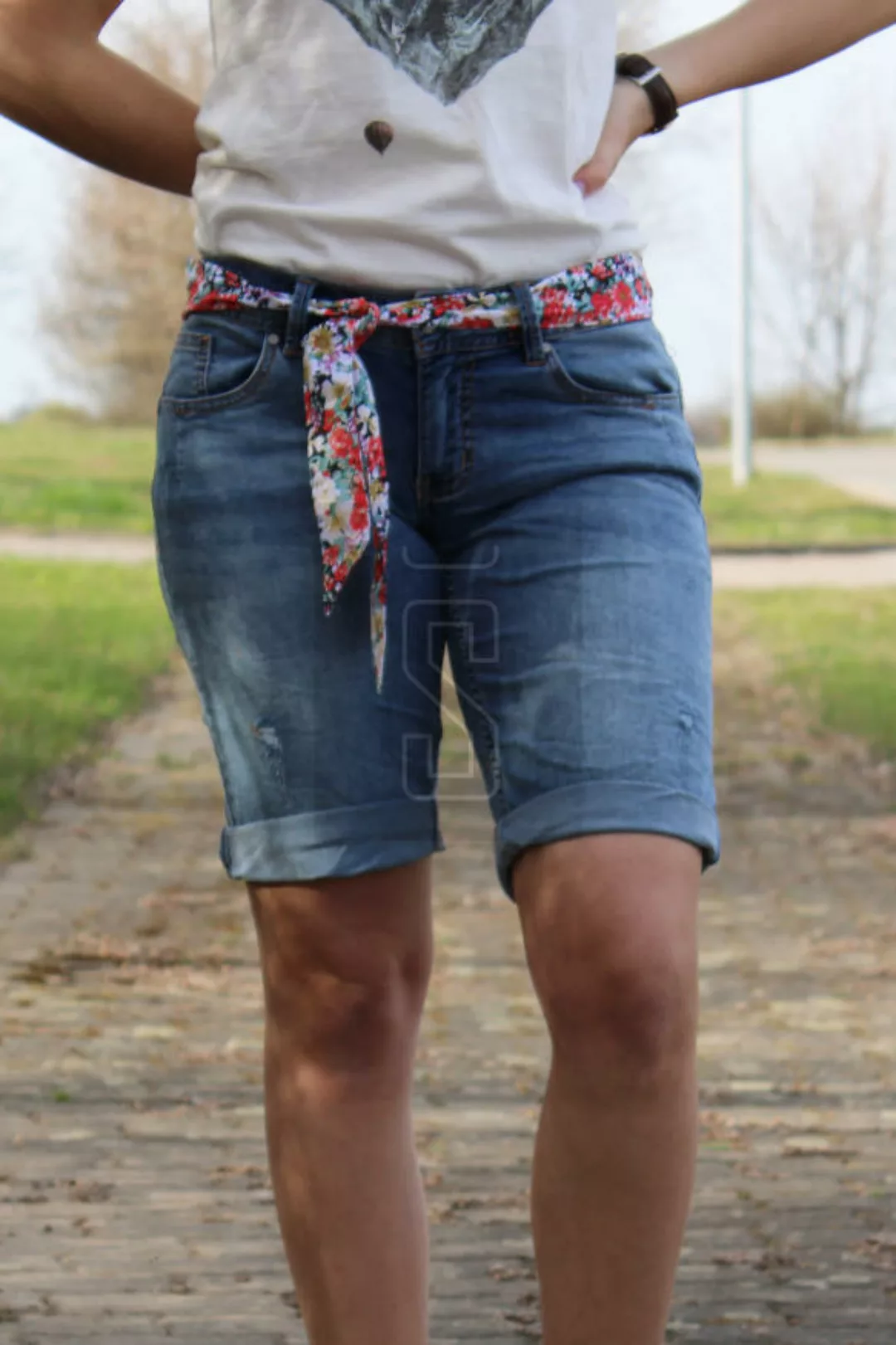 Buena Vista Malibu-Zip Jeans Short stretch Denim flower belt günstig online kaufen