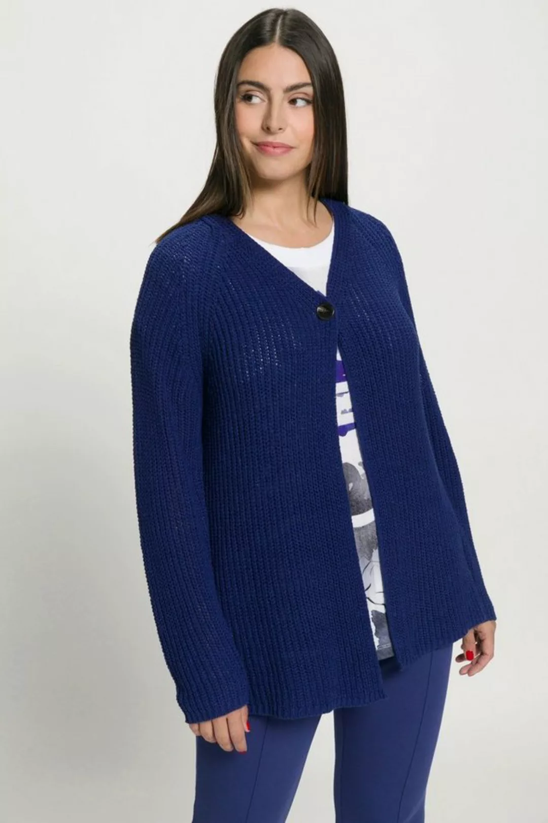 Ulla Popken Strickjacke Strickjacke Bändchengarn V-Ausschnitt Schmuckknopf günstig online kaufen