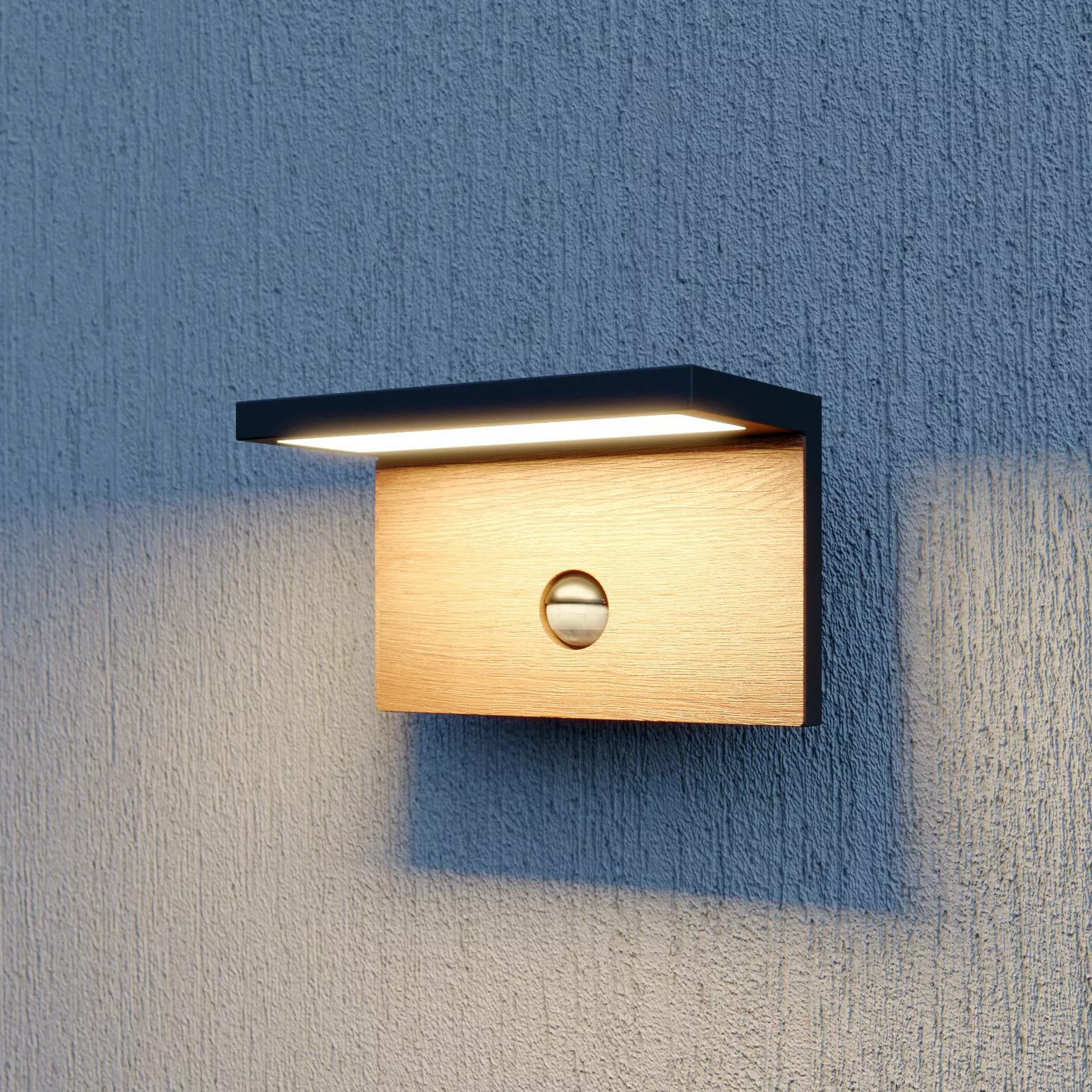 Lucande Lignus LED-Außenwandlampe, Bewegungsmelder günstig online kaufen