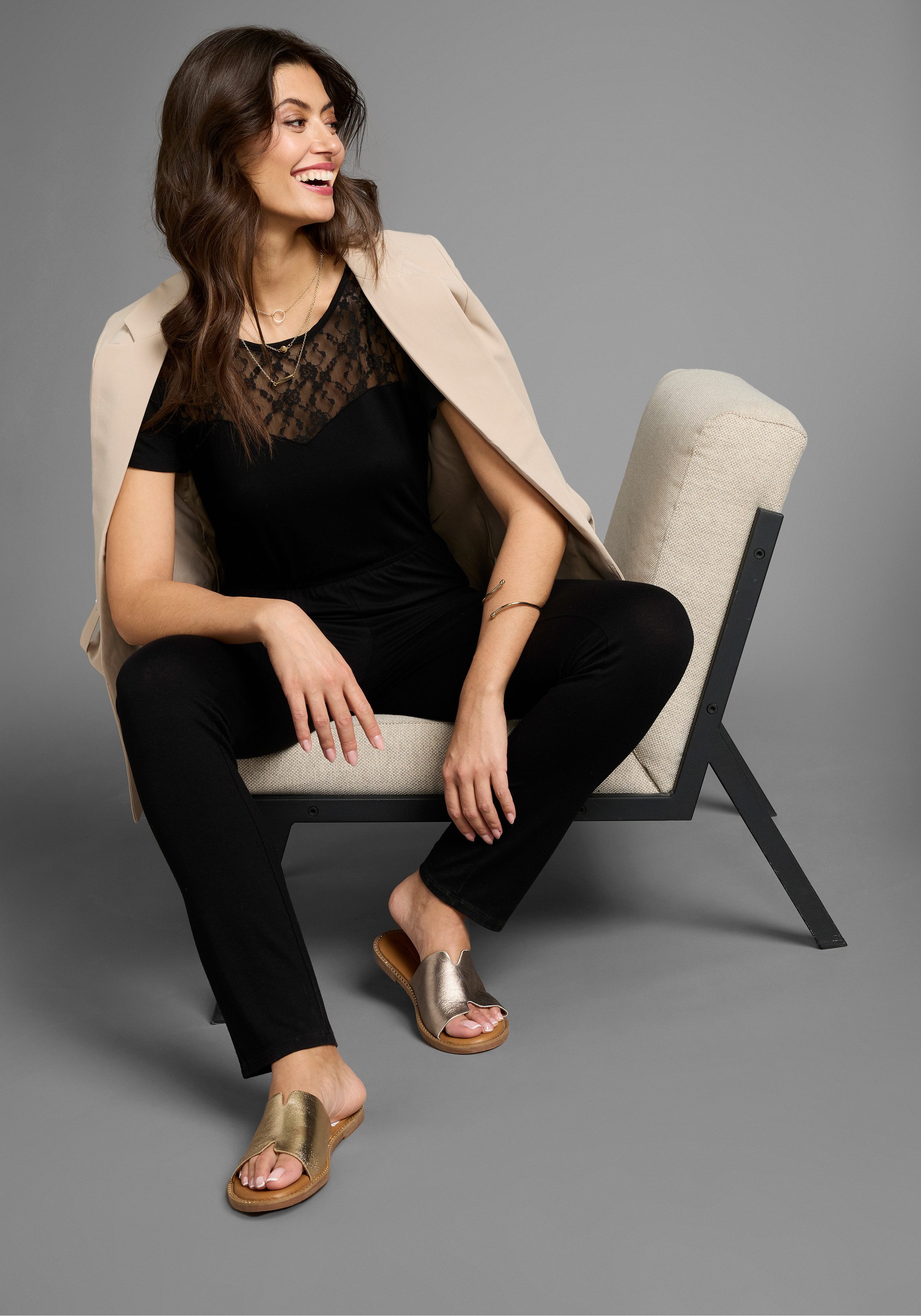 Laura Scott Jumpsuit mit Spitzeneinsatz & günstig online kaufen