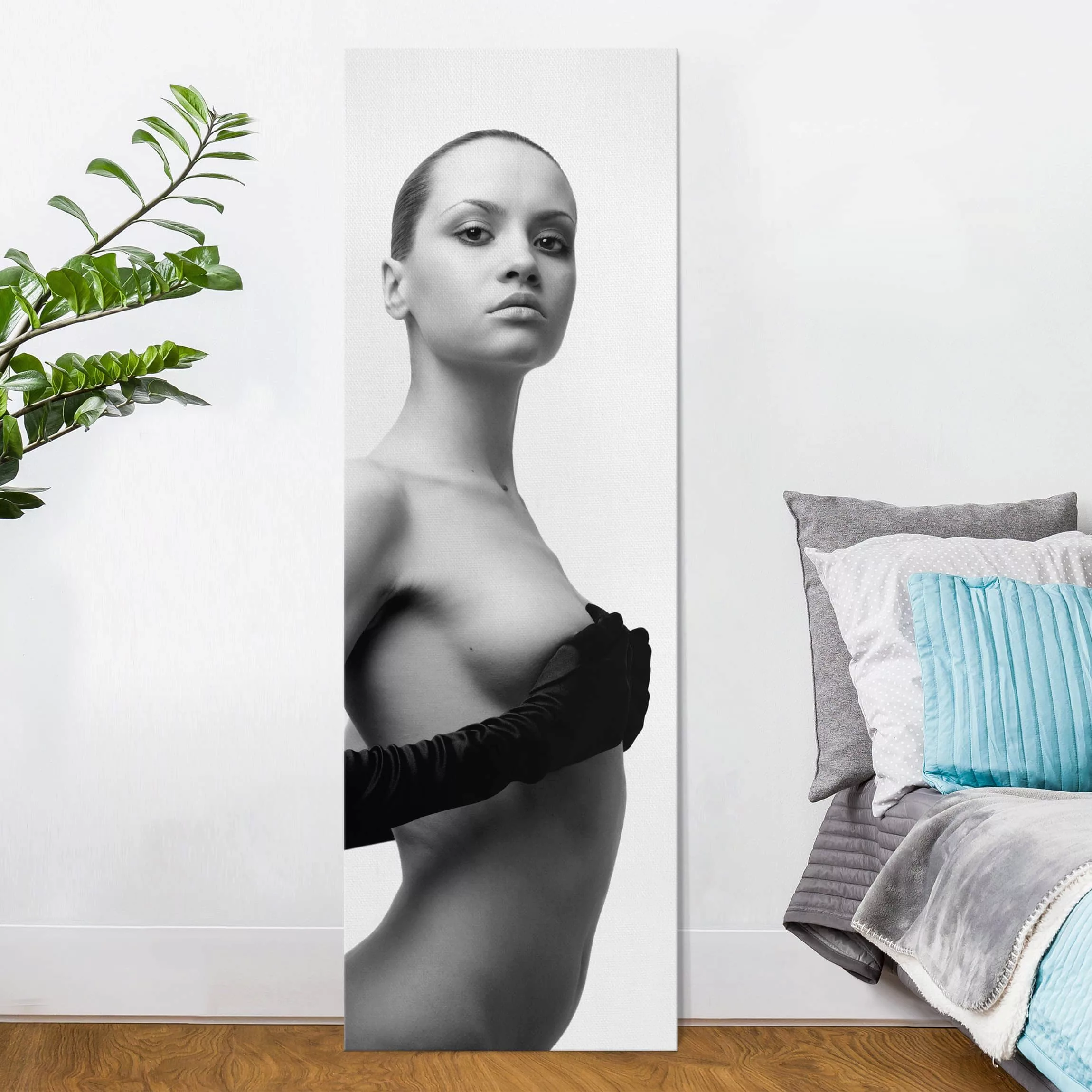 Leinwandbild Akt & Erotik - Hochformat Naked Elegance günstig online kaufen