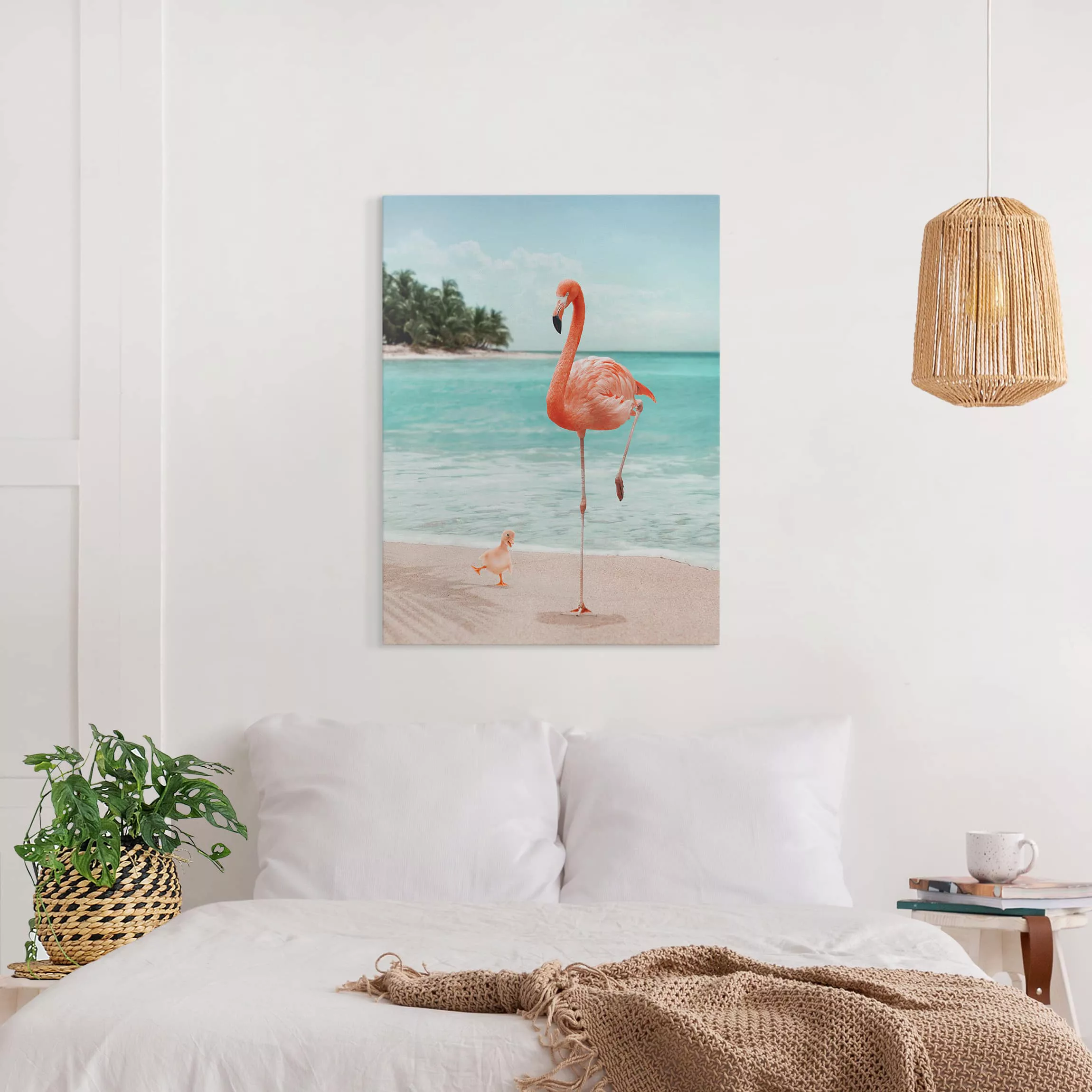 Leinwandbild Tiere - Hochformat Strand mit Flamingo günstig online kaufen