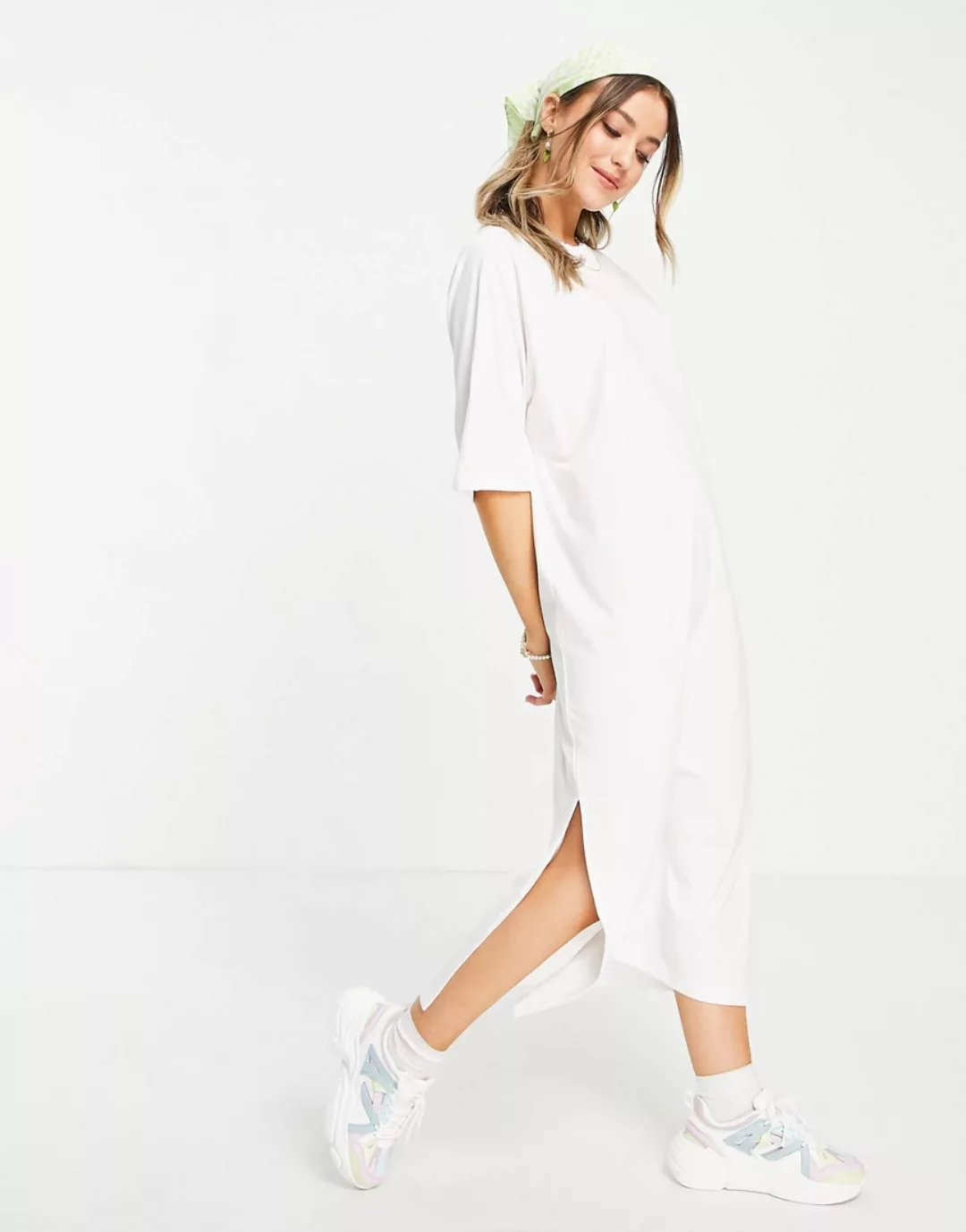 Monki – Kenny – Mittellanges T-Shirt-Kleid aus Bio-Baumwolle in Weiß günstig online kaufen