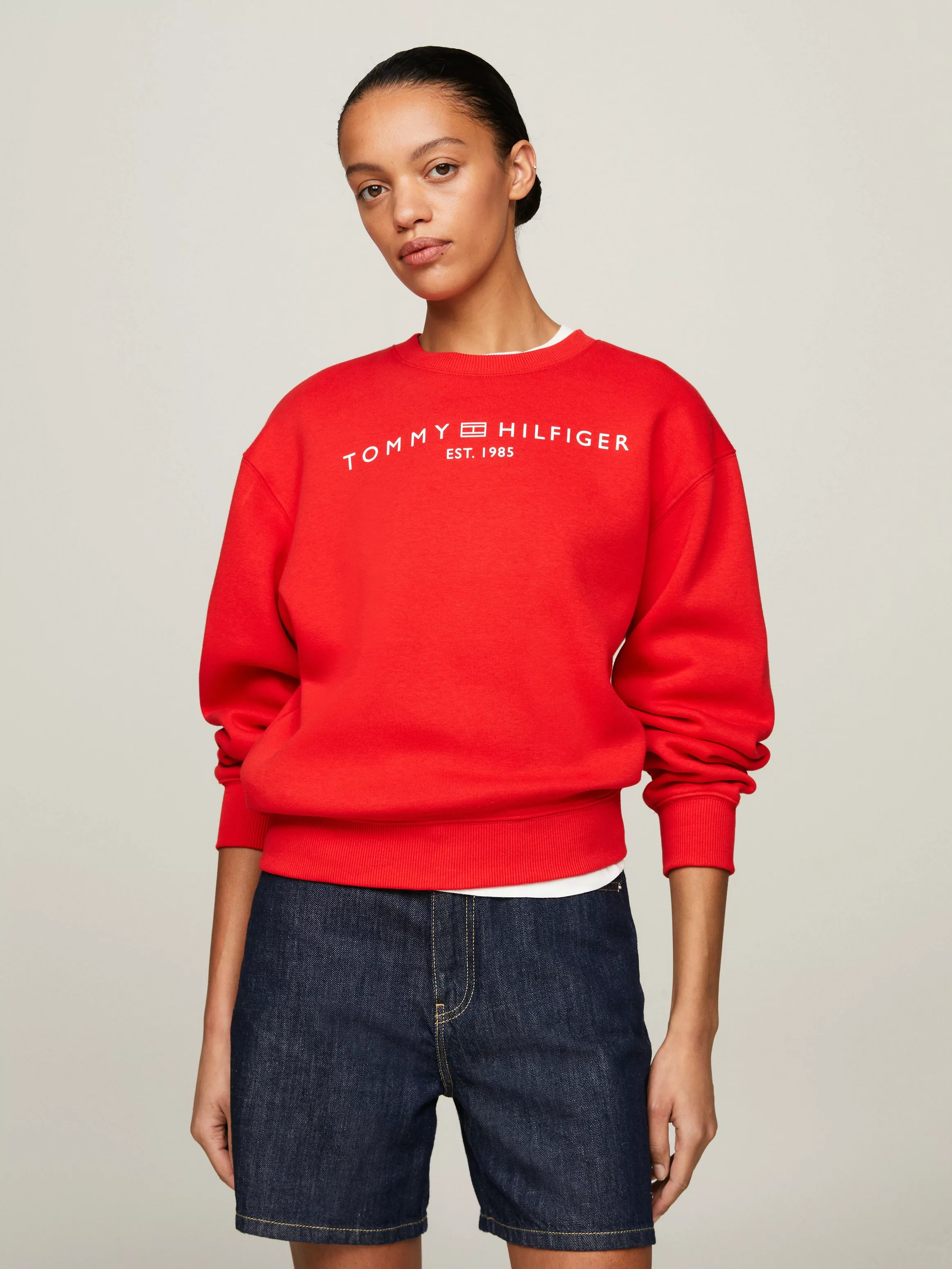 Tommy Hilfiger Sweatshirt MDRN REG CORP LOGO C-NK SWTSHRT im hüftlangen Sch günstig online kaufen