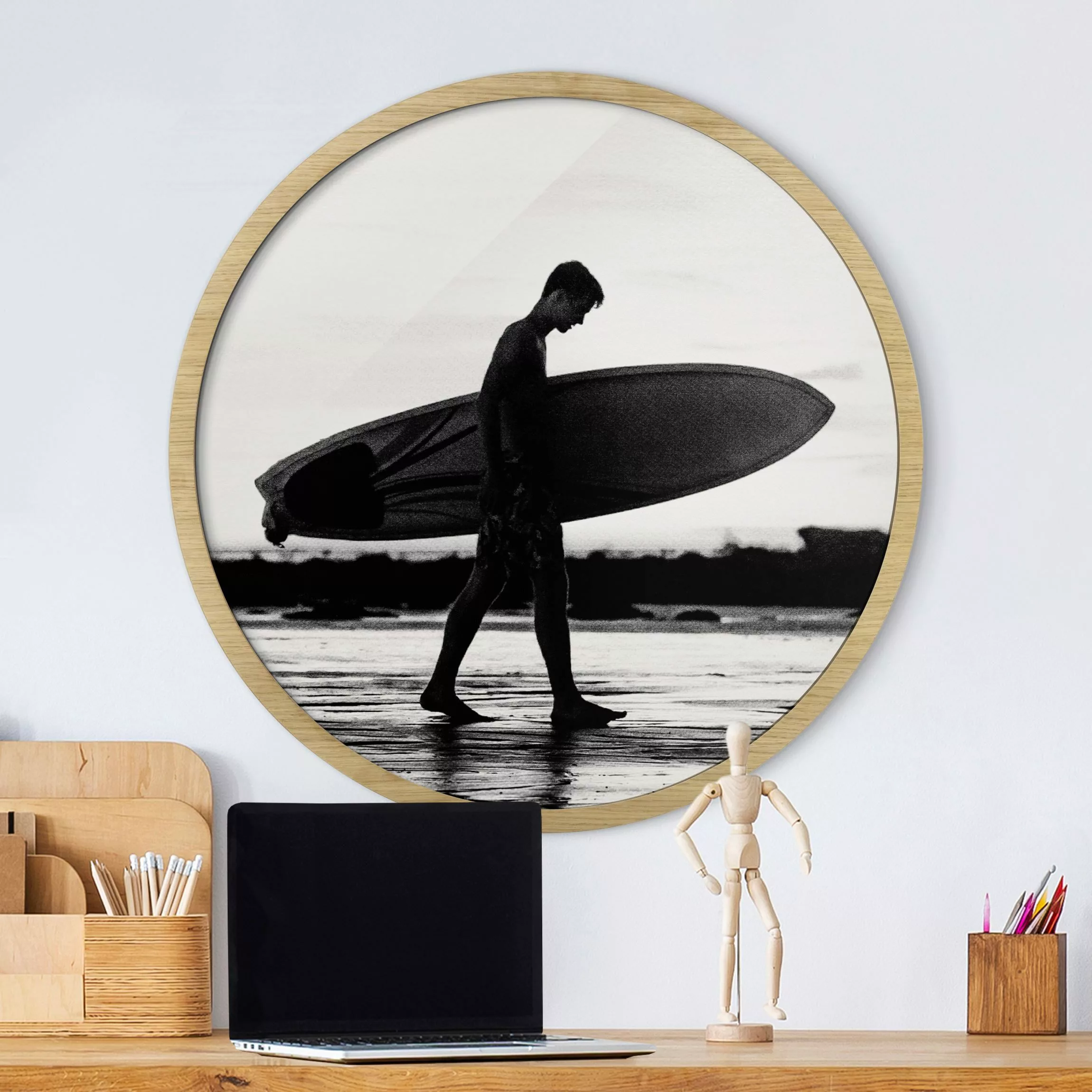 Rundes Gerahmtes Bild Surferboy im Schattenprofil günstig online kaufen