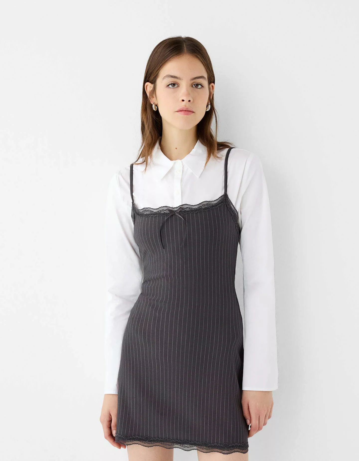 Bershka Minikleid Mit Trägern Und Spitze Damen Xs Grau günstig online kaufen