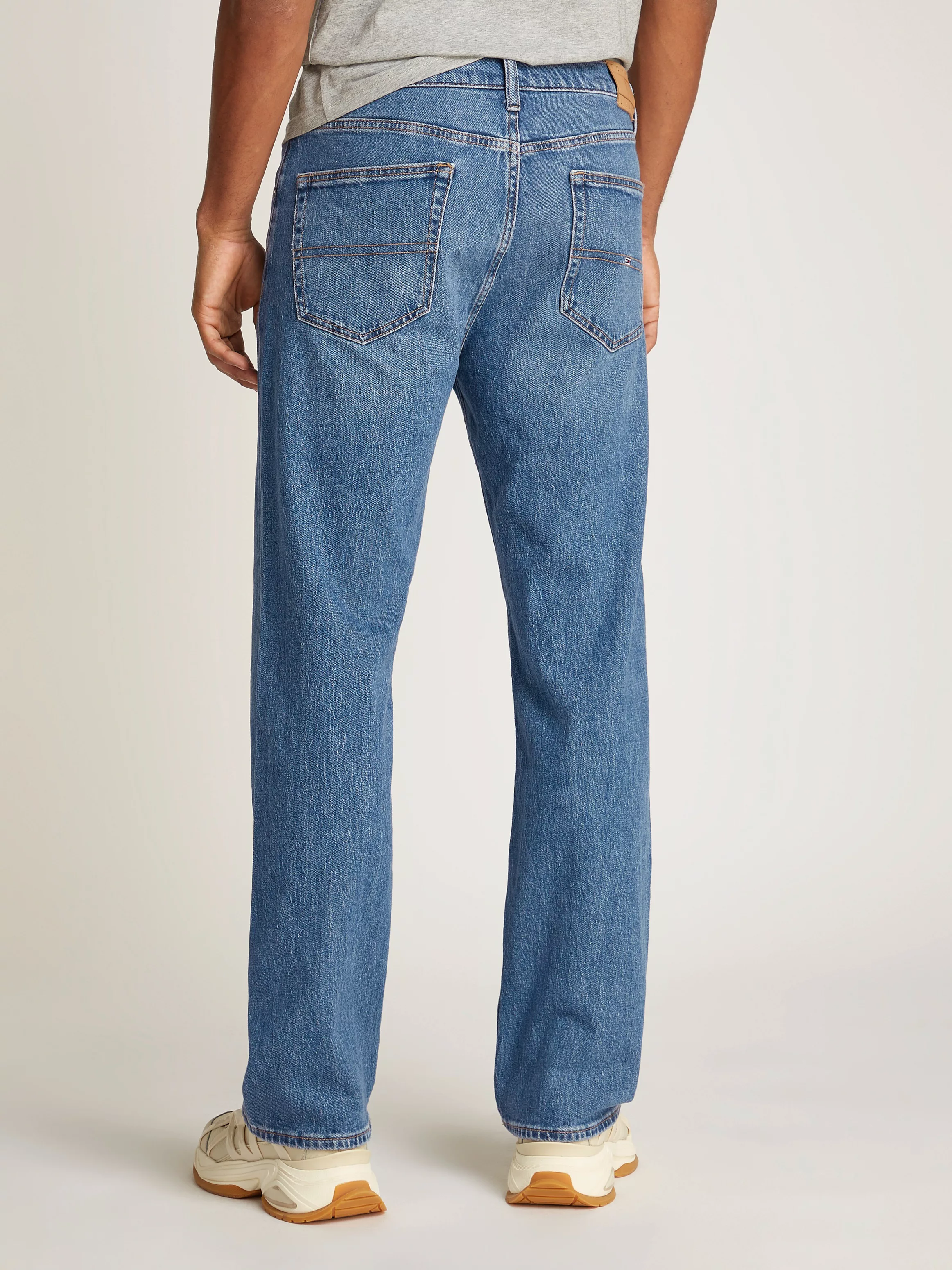 Tommy Jeans Straight-Jeans "OTIS REGULAR STR", im modischen Schnitt günstig online kaufen