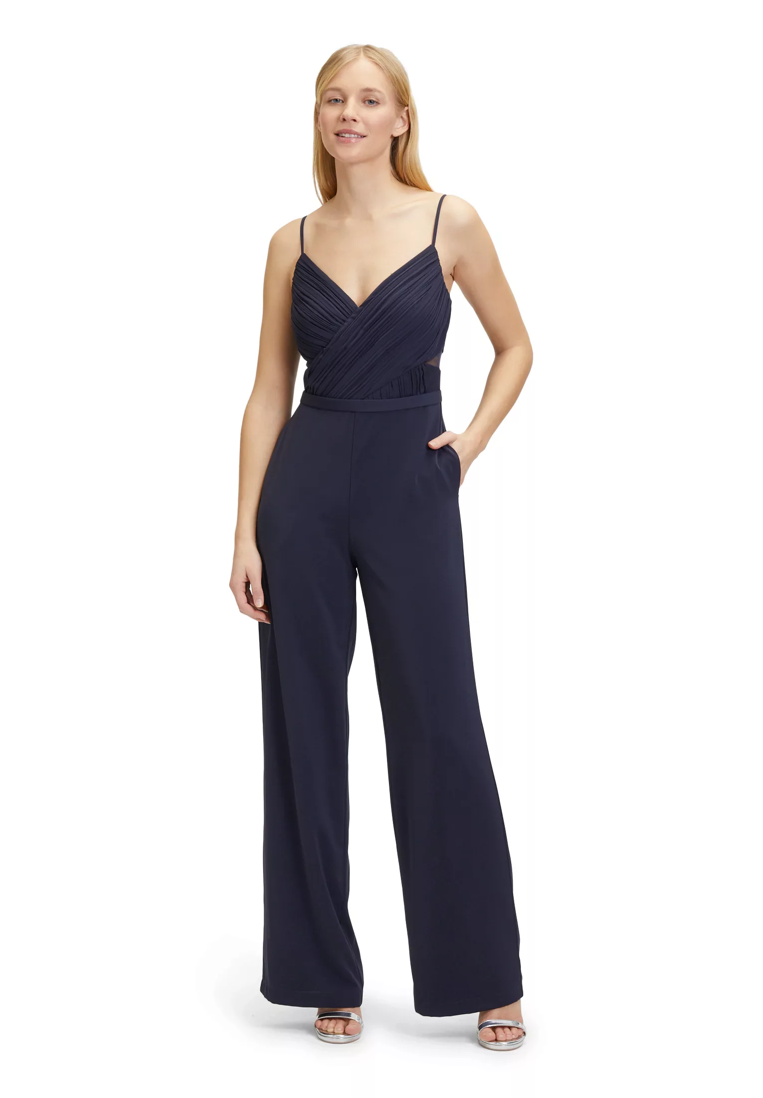 Vera Mont Overall "Vera Mont Jumpsuit mit V-Ausschnitt", (1 tlg.), Material günstig online kaufen