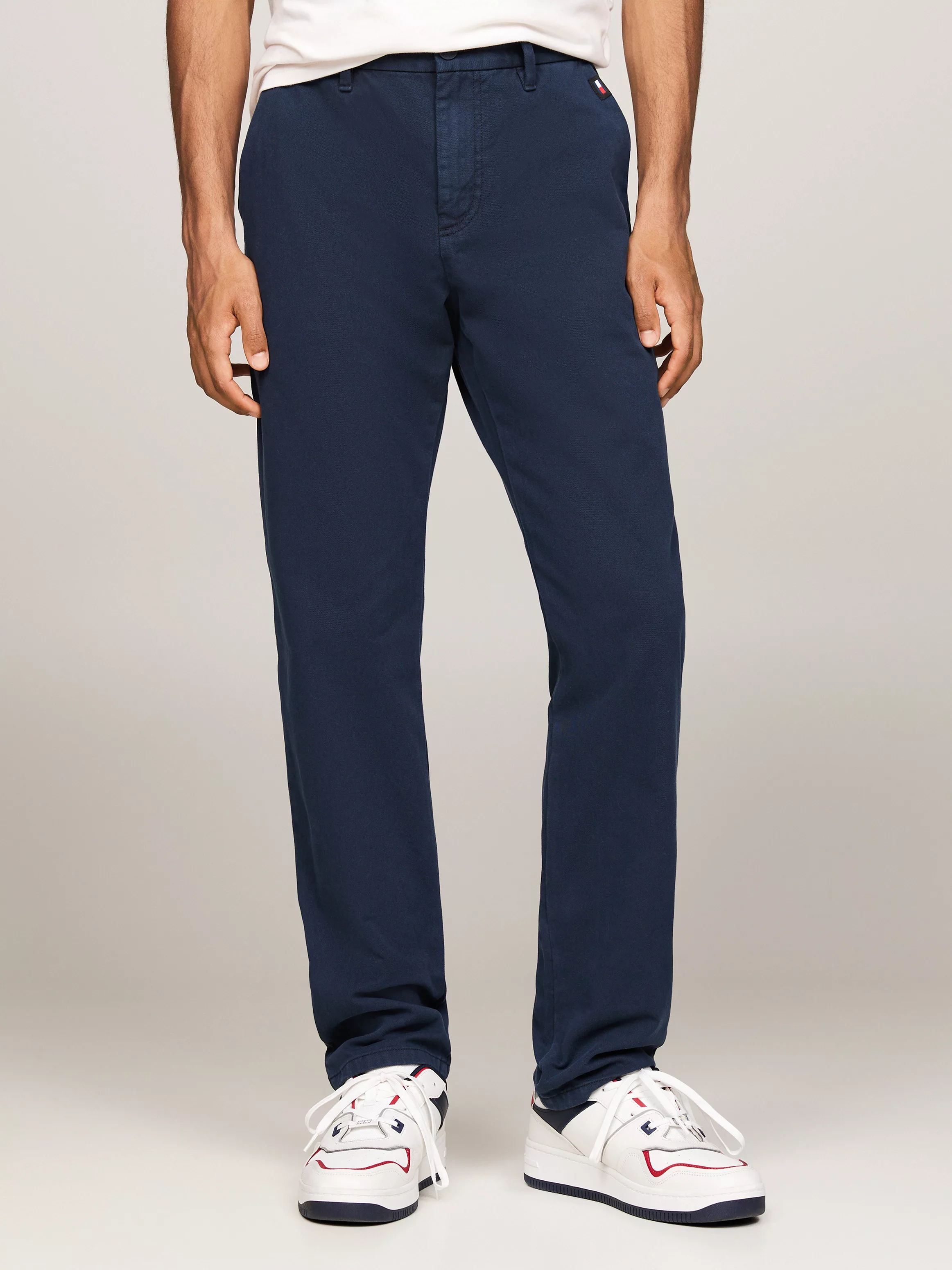 Tommy Jeans Chinohose "TJM RYAN TWILL CHINO", mit Logo-Patch günstig online kaufen