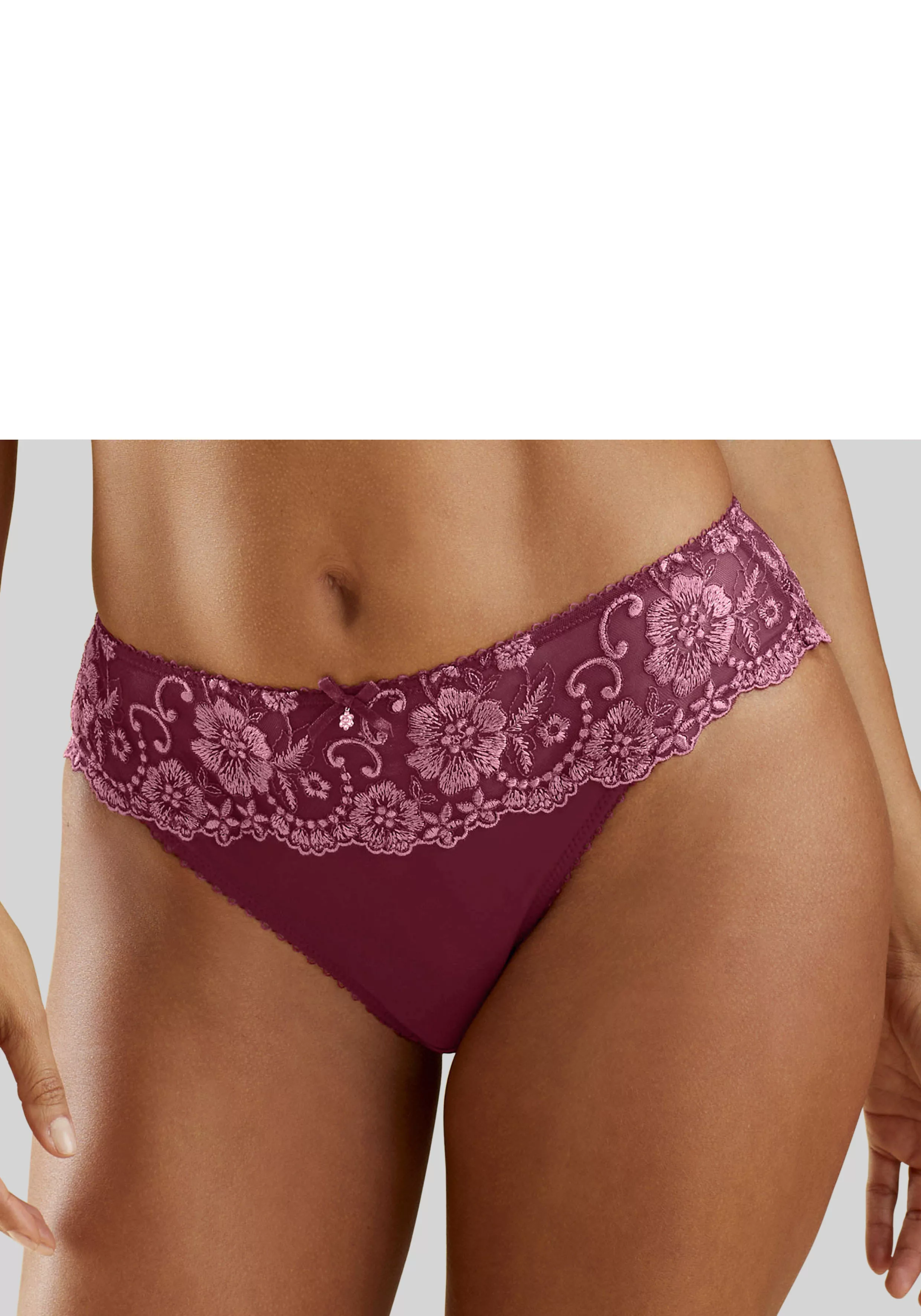 LASCANA Bikinislip "Wanda", mit Stickerei Spitze in floraler Optik günstig online kaufen