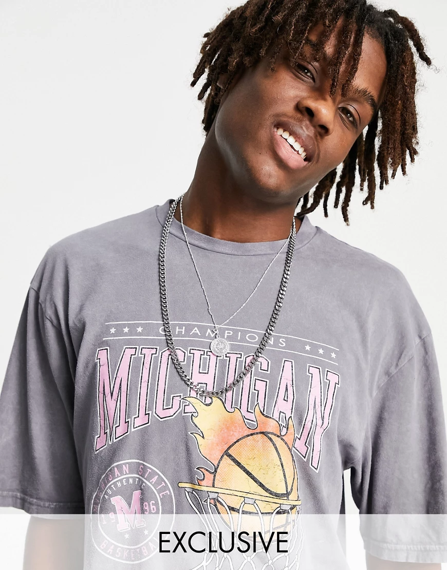 Reclaimed Vintage Inspired – T-Shirt mit Basketball-Grafik in Anthrazit-Gra günstig online kaufen