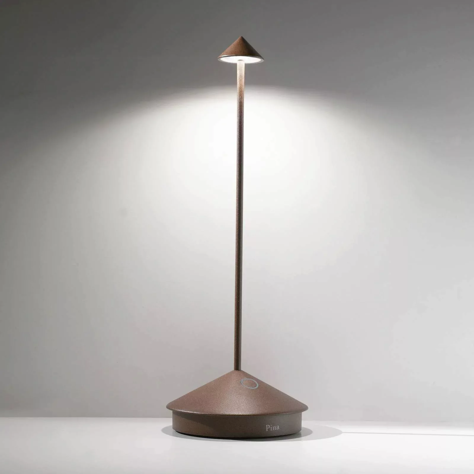 Zafferano Pina 3K Akku-Tischlampe IP54 corten günstig online kaufen