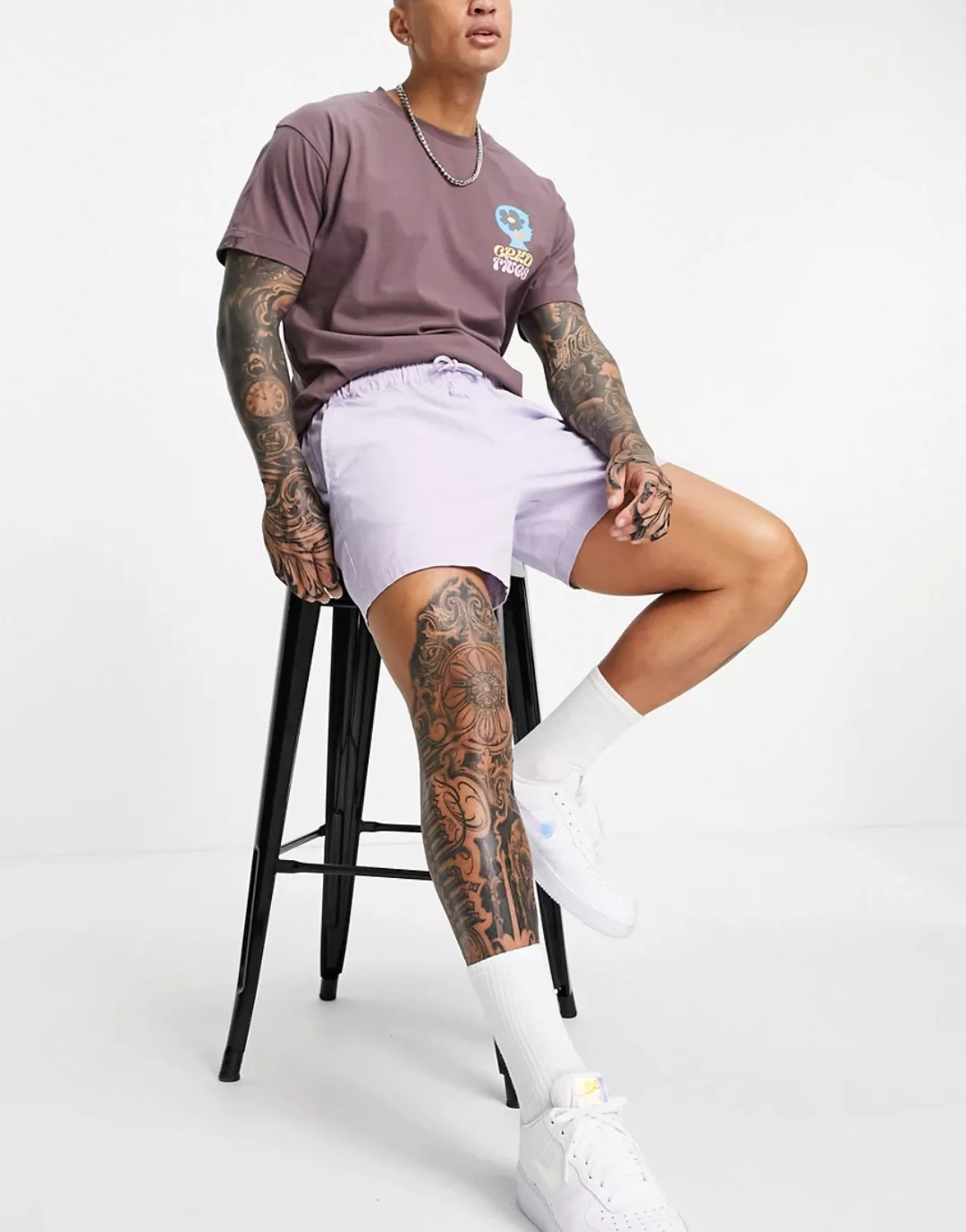 ASOS DESIGN – Schmale Chino-Shorts mit elastischer Taille in Flieder-Lila günstig online kaufen