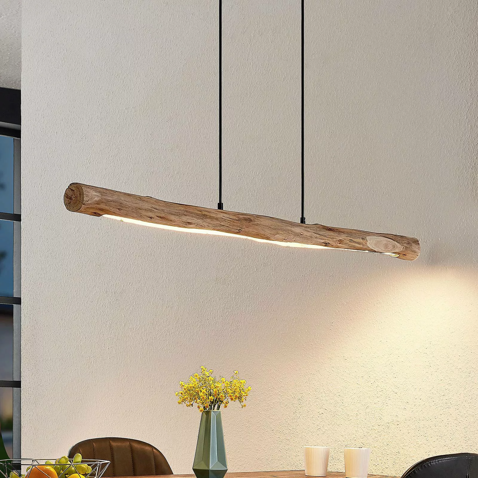 Lindby LED-Hängeleuchte Nekala, schwarz, Holz, Länge 120cm günstig online kaufen