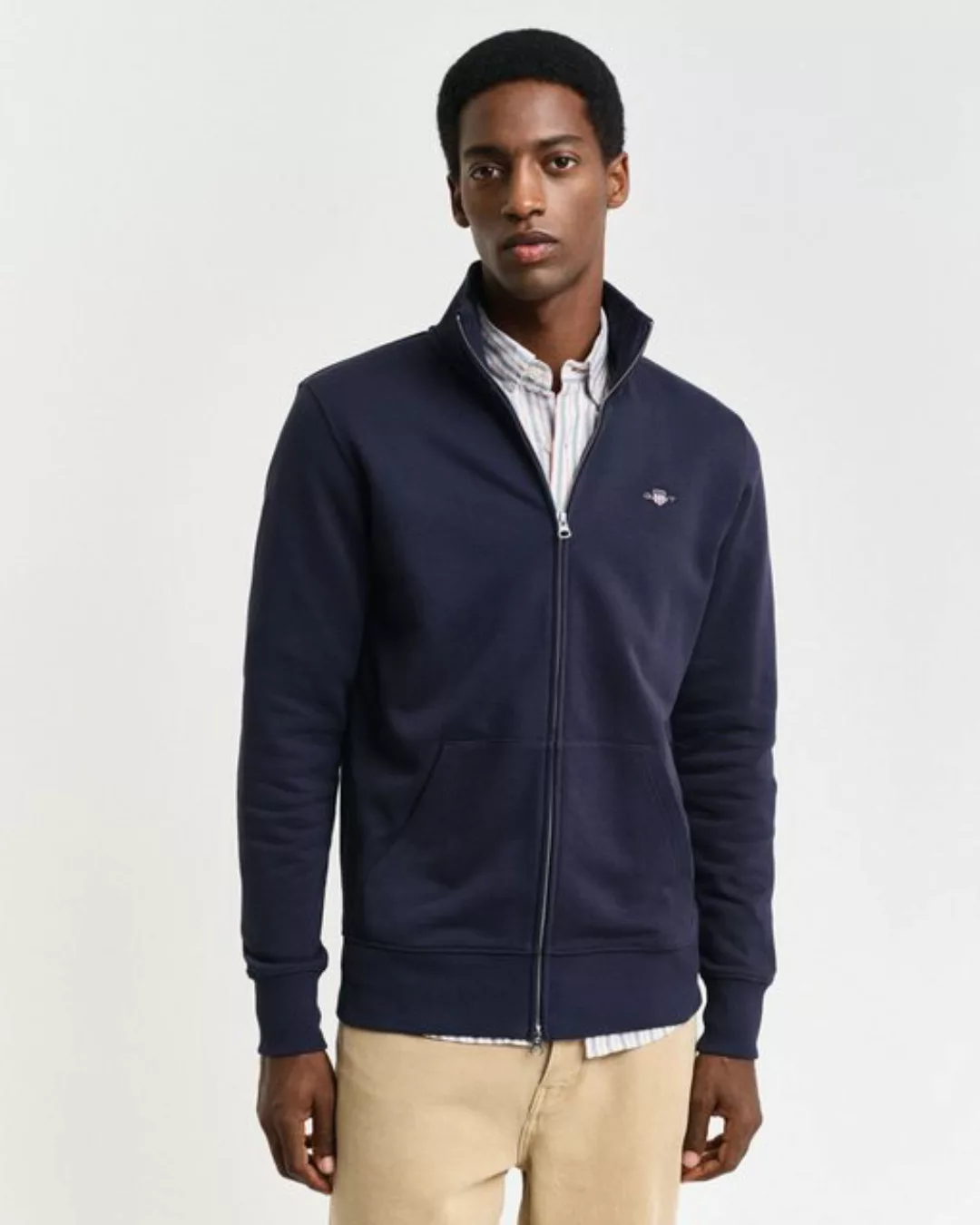 Gant Sweatjacke "REG SHIELD FULL ZIP SWEAT", mit Logostickerei auf der Brus günstig online kaufen