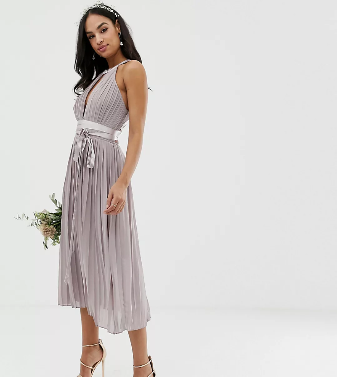 TFNC – Graues, plissiertes Midi-Brautjungfernkleid mit überkreuzten Rückent günstig online kaufen