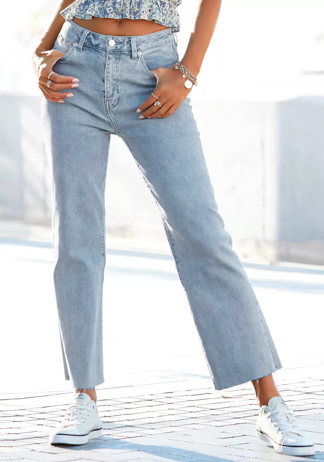 Buffalo Weite Jeans mit leicht ausgefranstem Beinabschluss, Culotte Jeans i günstig online kaufen