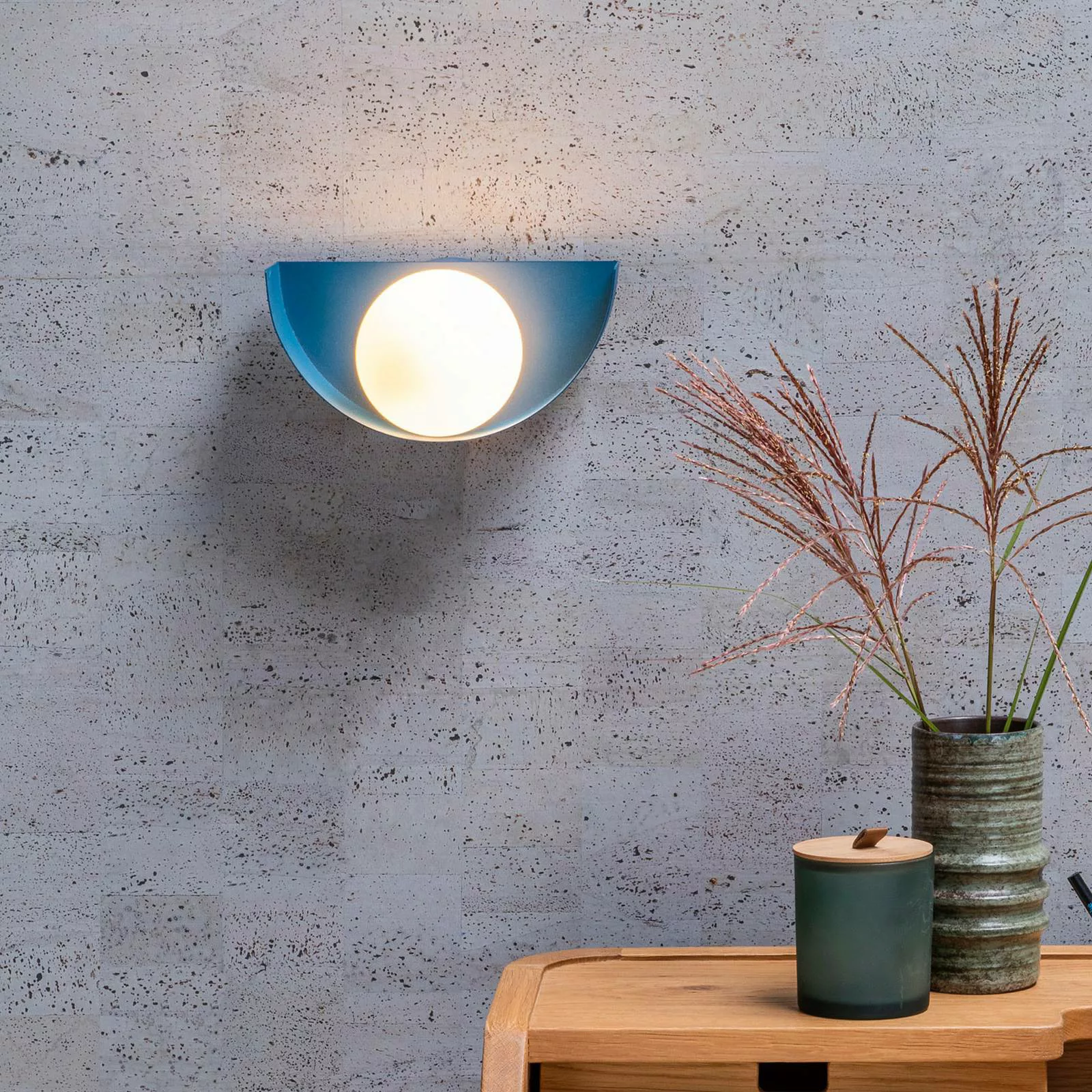 Wandlampe Benni mit Kugelschirm aus Glas, blau günstig online kaufen