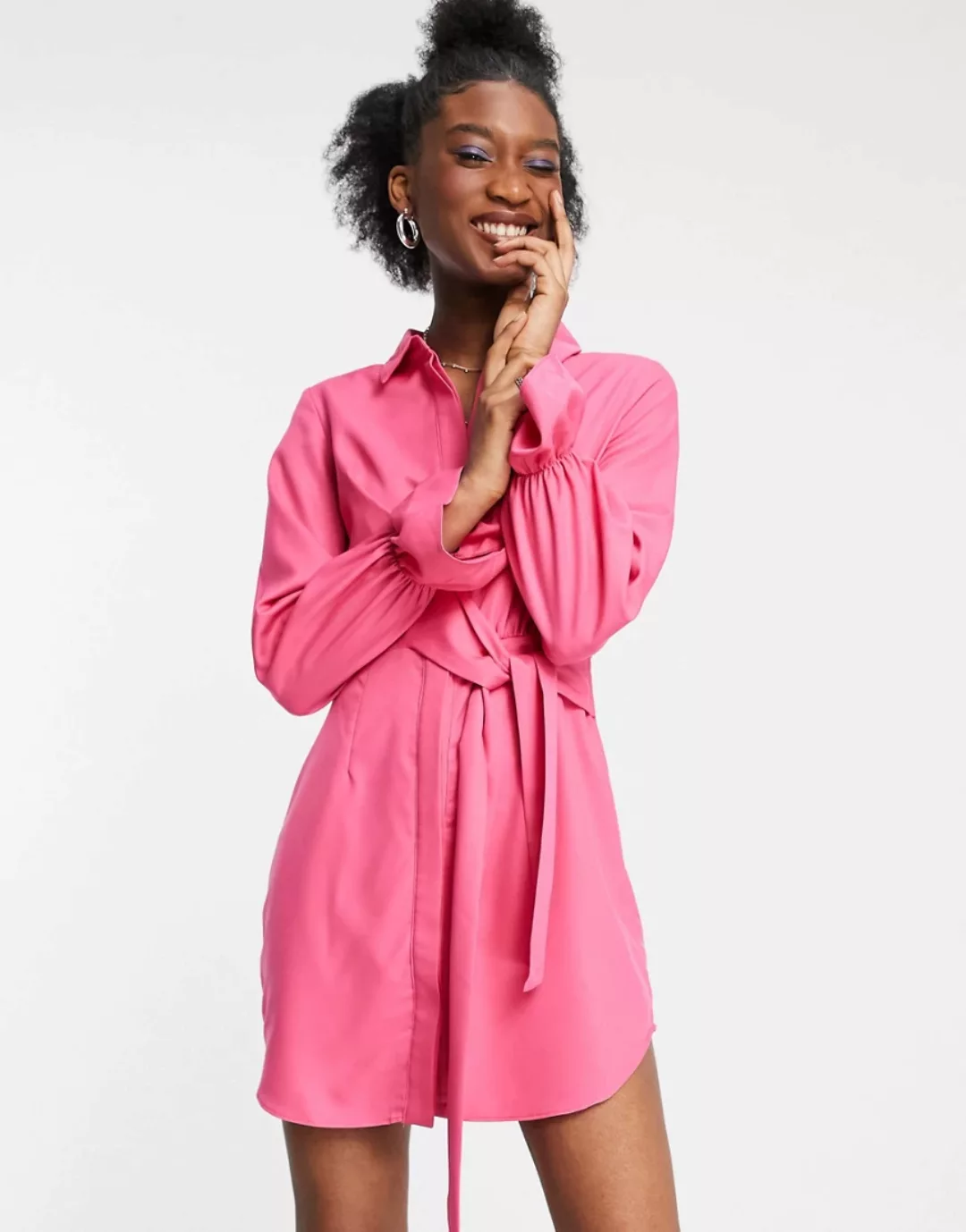 In The Style x Billie Faiers – Drapiertes Hemdkleid mit Bindedetail vorne i günstig online kaufen