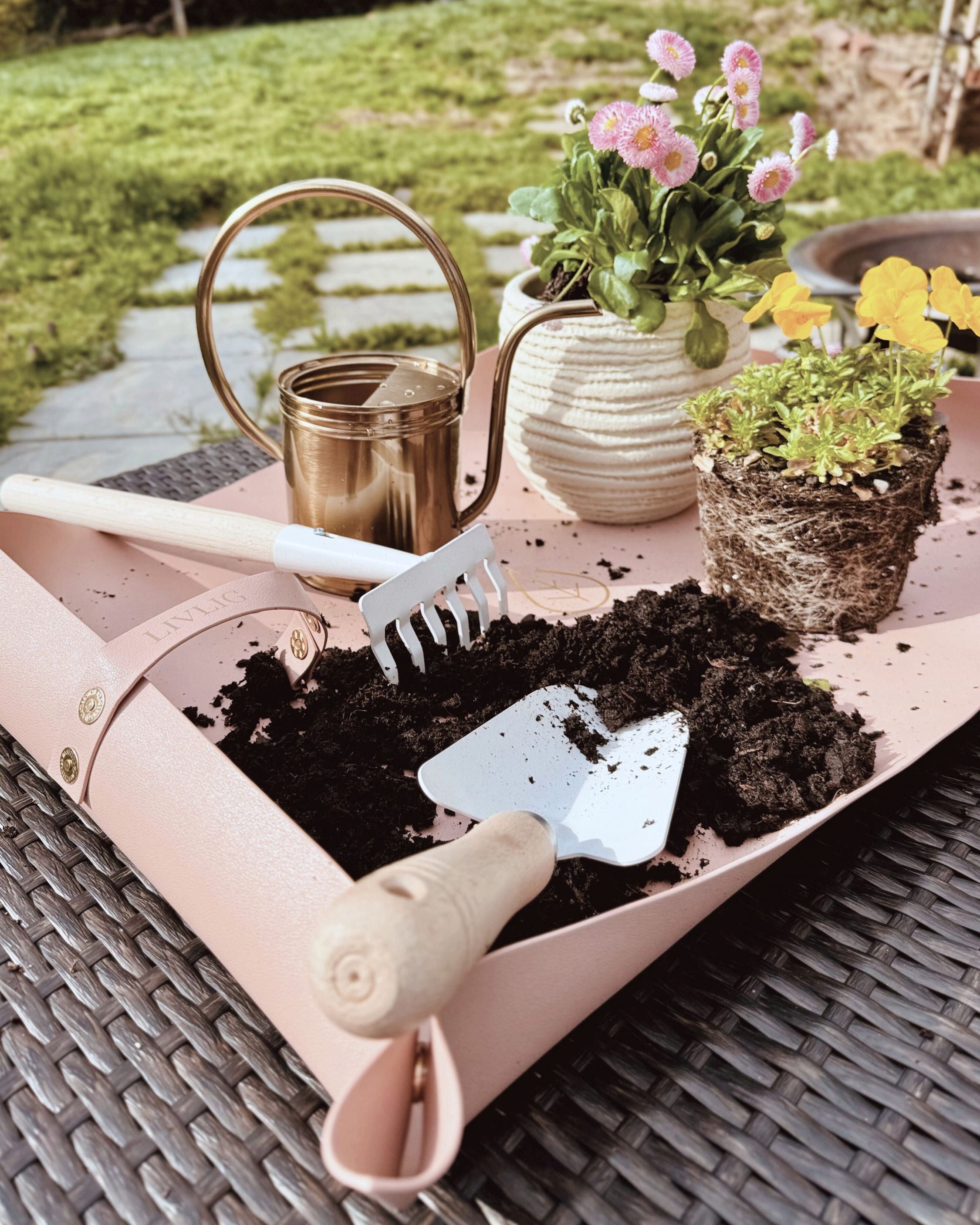 LIVLIG Gartenpflege-Set Pflanzmatte, Umtopfmatte, Gärtnerunterlage, 70 günstig online kaufen