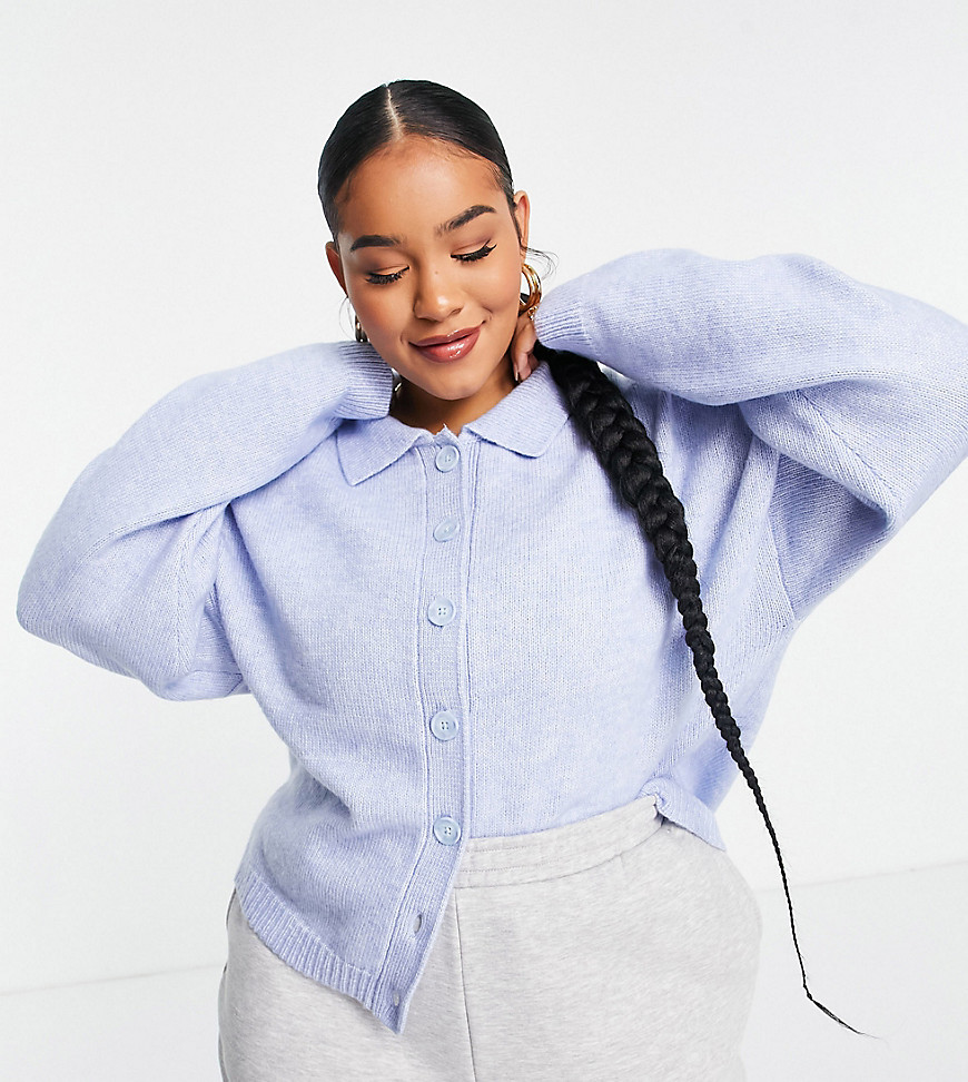 ASOS DESIGN Curve – Strickjacke mit Kragen und Knopfleiste vorne in Blau günstig online kaufen