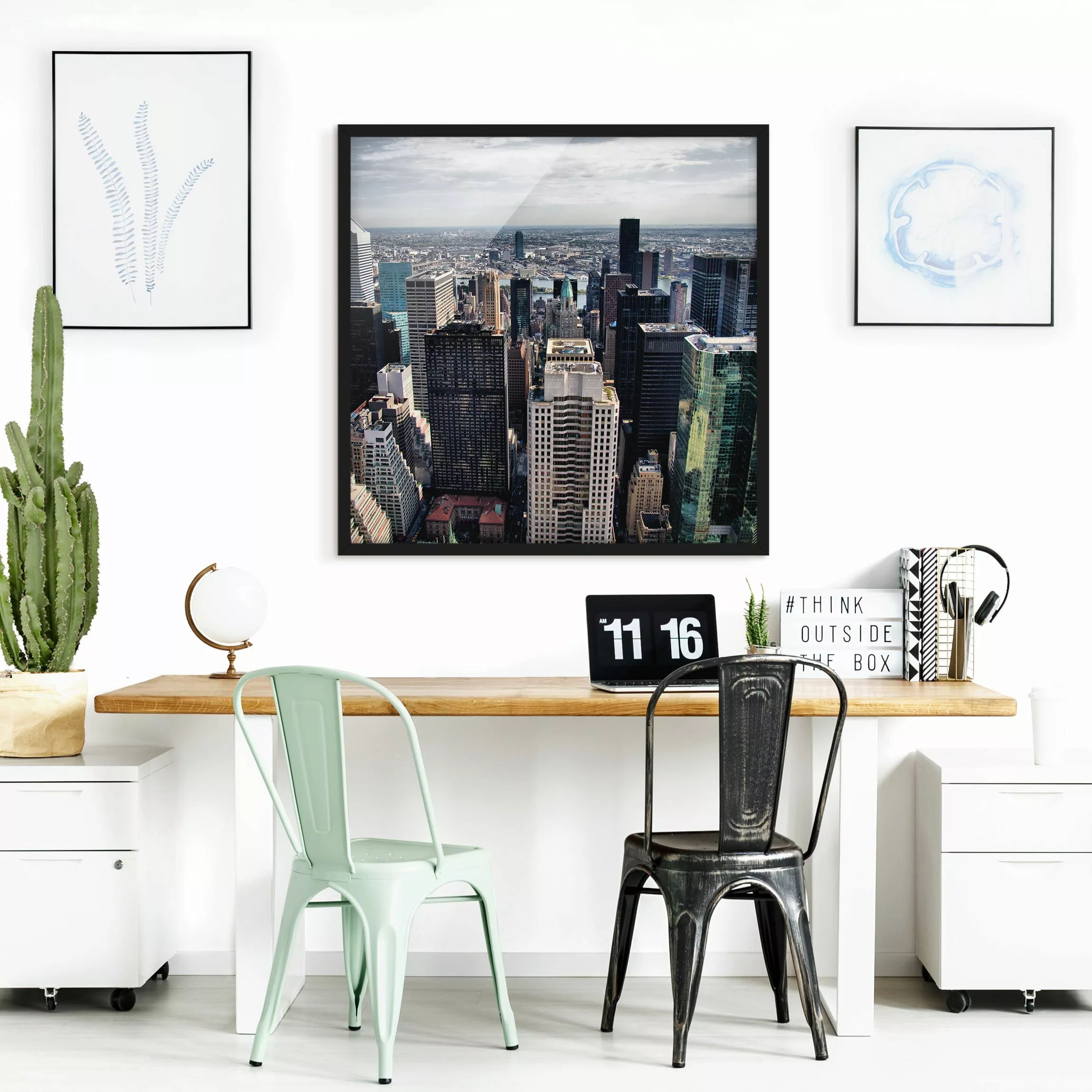 Bild mit Rahmen Architektur & Skyline - Quadrat Mitten in New York günstig online kaufen