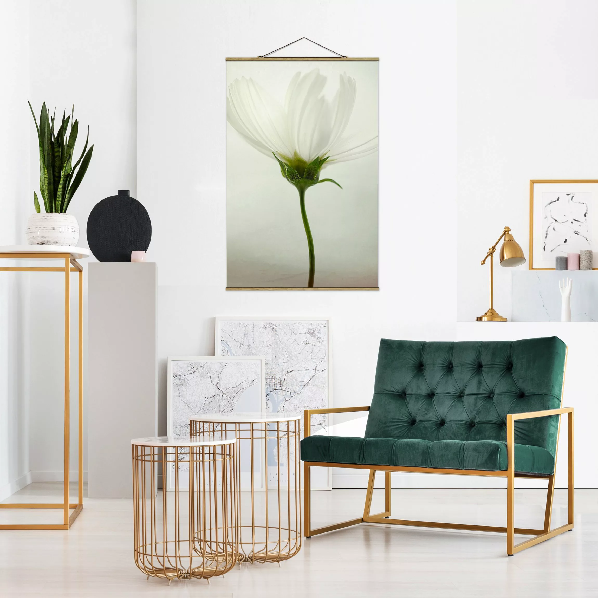 Stoffbild Blumen mit Posterleisten - Hochformat Weiße Cosmea günstig online kaufen