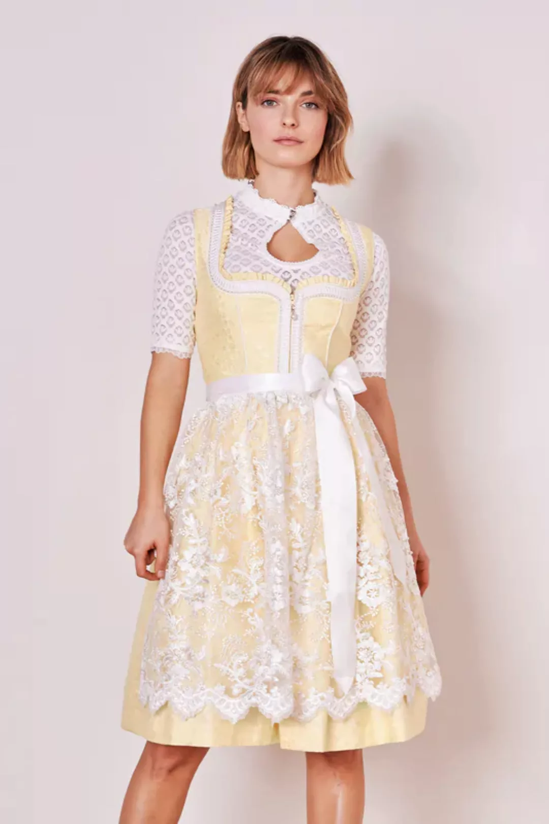 Krüger Madl Dirndl 'Zephyra' mit Spitzenschürze 414267, Hellgrün 60c günstig online kaufen