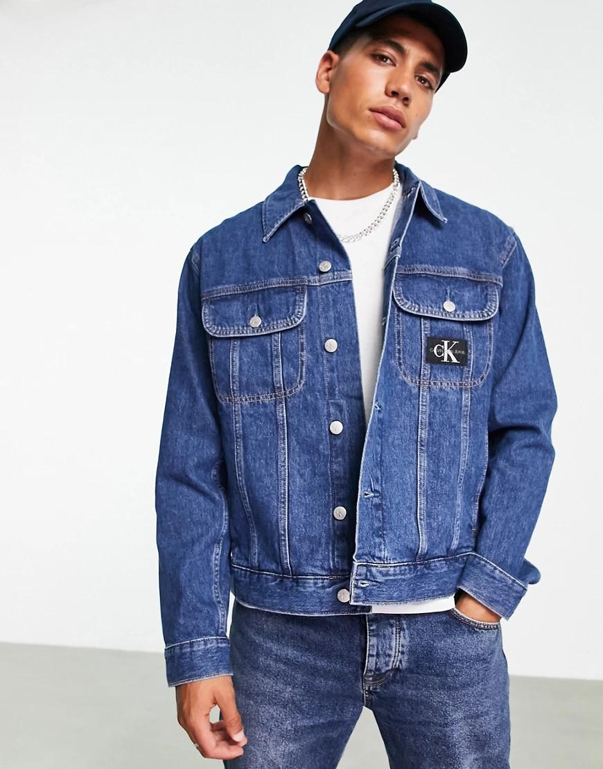 Calvin Klein Jeans – Jeansjacke in mittlerer Waschung im Stil der 90er-Blau günstig online kaufen