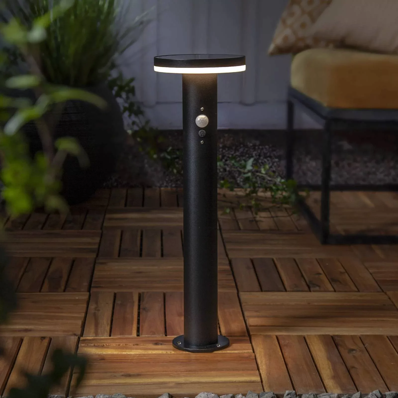 Solar-LED-Sockelleuchte Valletta Sensor schwarz Metall 50 cm günstig online kaufen