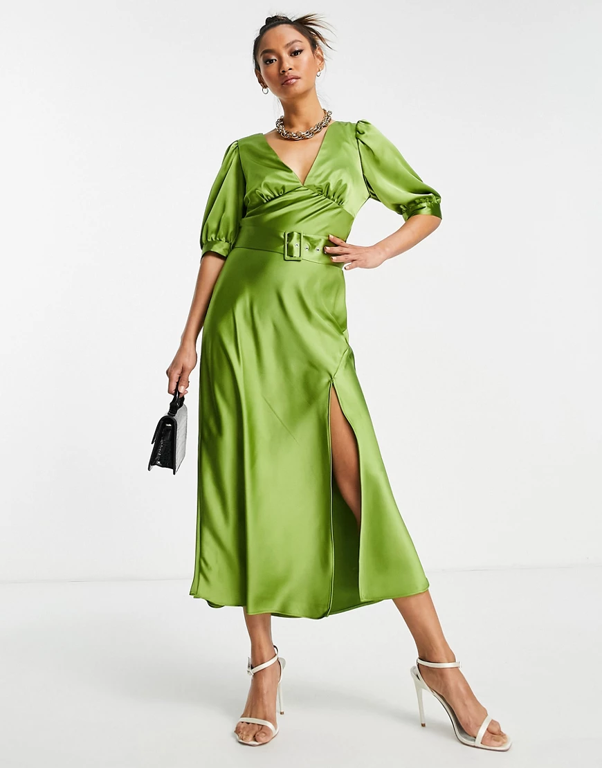 ASOS DESIGN – Midi-Freizeitkleid aus Satin in Grün mit Gürtel günstig online kaufen