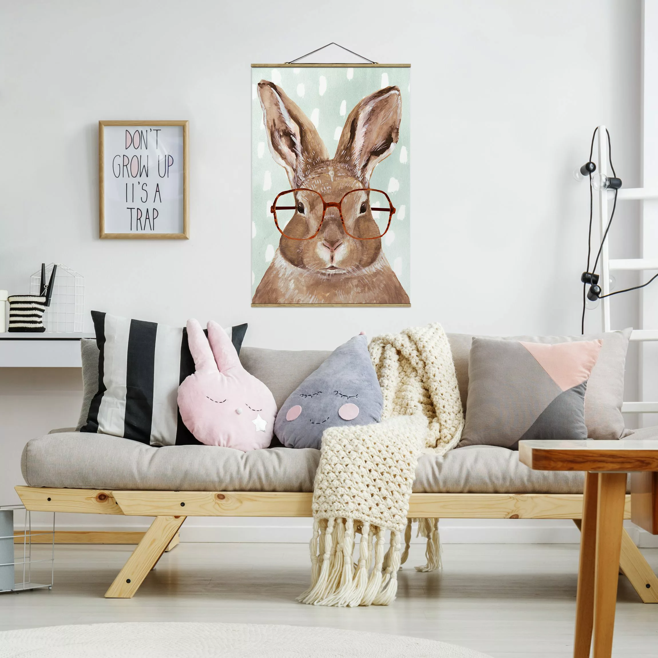 Stoffbild Tiere mit Posterleisten - Hochformat Bebrillte Tiere - Hase günstig online kaufen