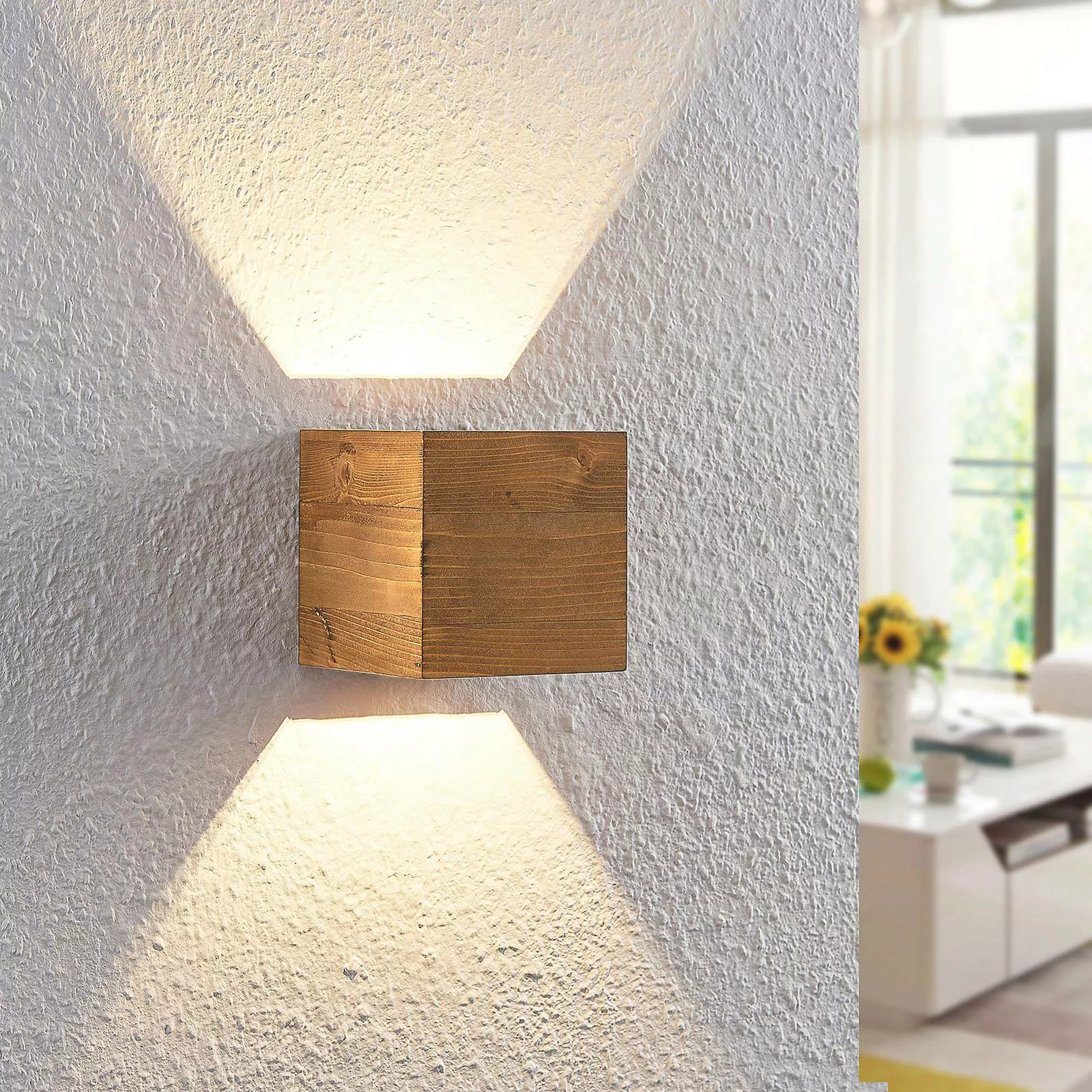 Lindby LED-Wandleuchte Benicio, 11 cm, eckig, Holz günstig online kaufen