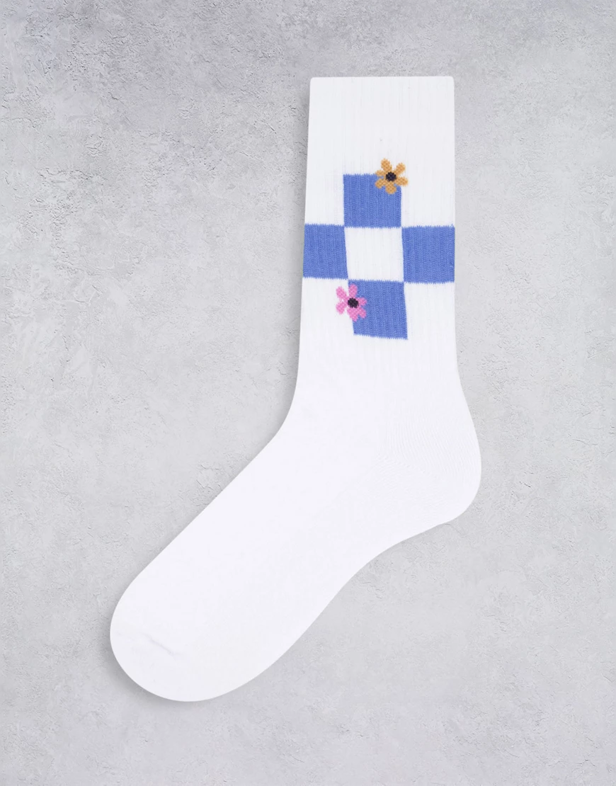 ASOS DESIGN – Sportsocken mit Schachbrett- und Blumenmuster in Weiß günstig online kaufen