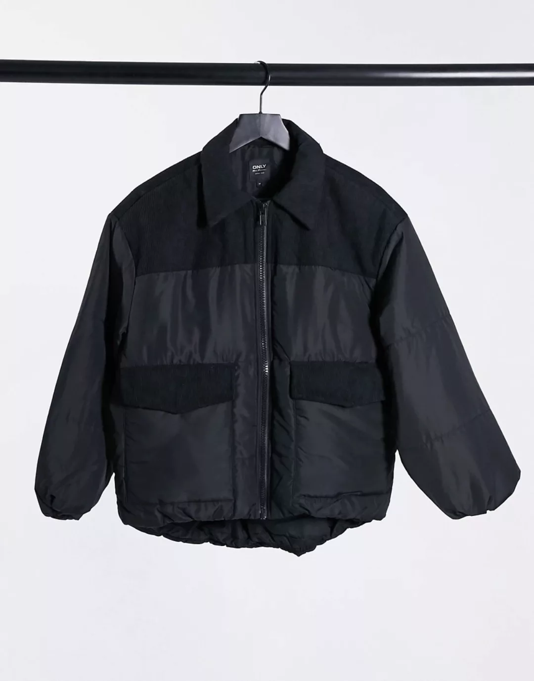 Only– Wattierte Jacke in Schwarz aus Cordmischung günstig online kaufen
